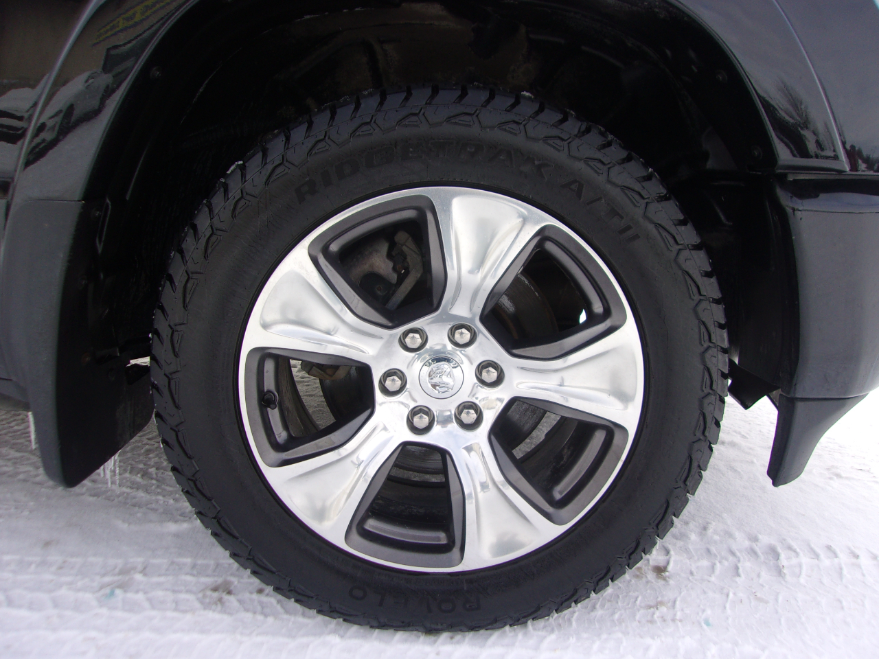 RAM 1500 Laramie 4x4 Crew Cab 5'7" Box 2022