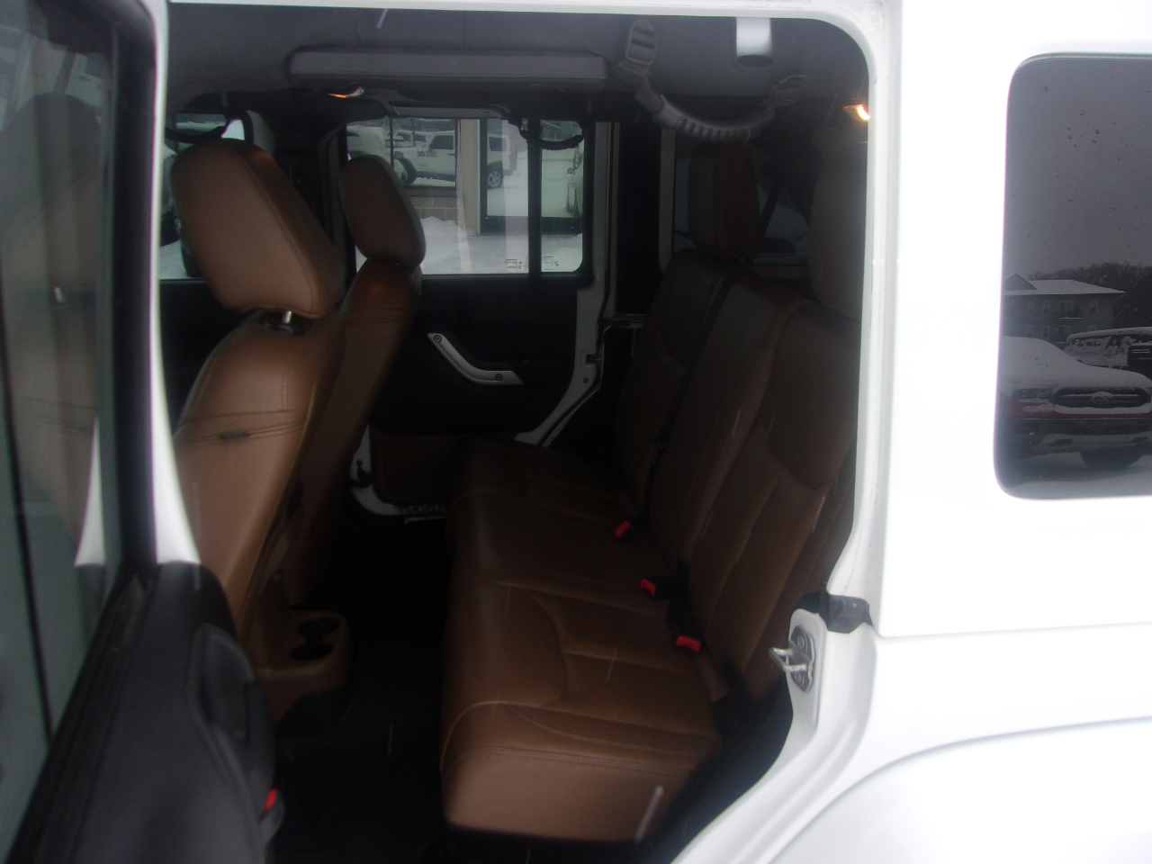 Jeep Wrangler Unlimited 4WD 4dr Sahara 2015