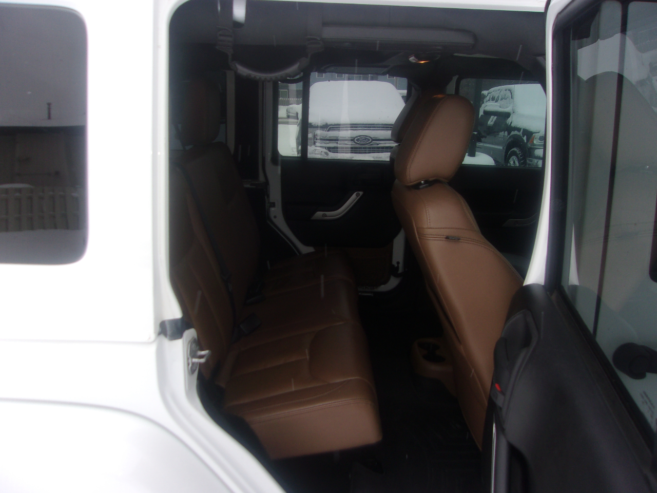 Jeep Wrangler Unlimited 4WD 4dr Sahara 2015