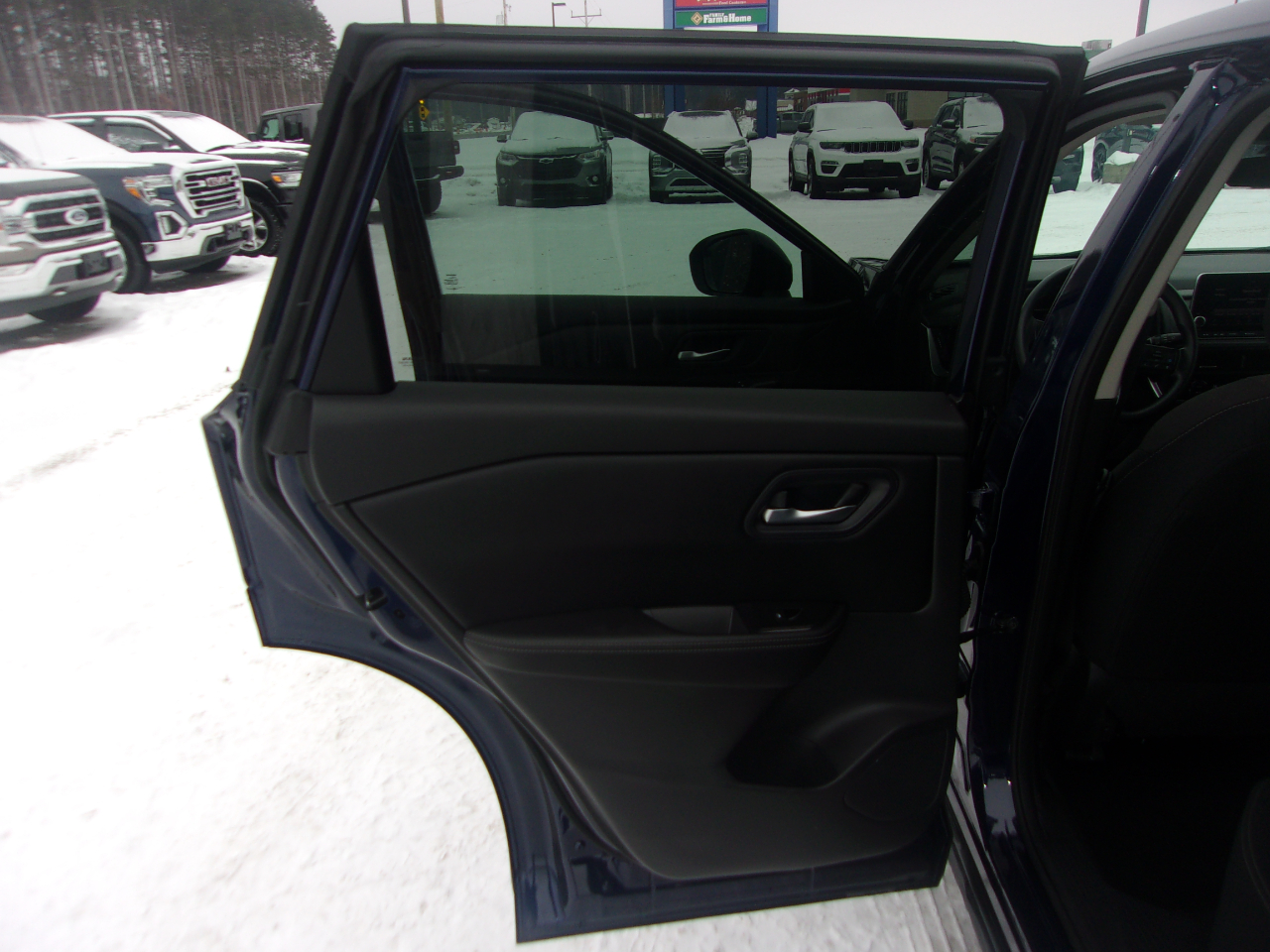 Nissan Rogue AWD SV 2024