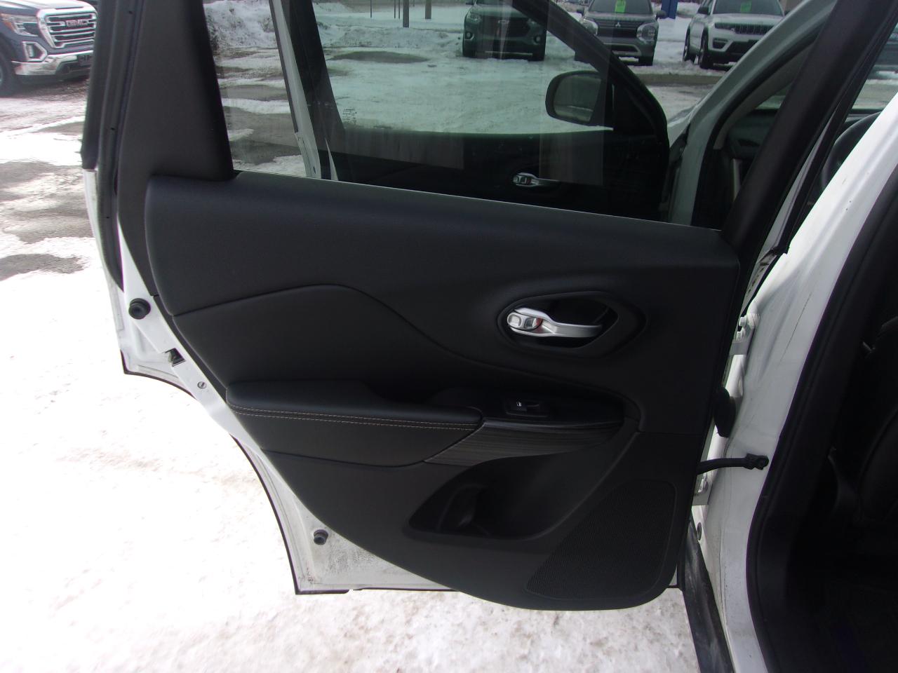 Jeep Cherokee 4WD 4dr Limited 2015