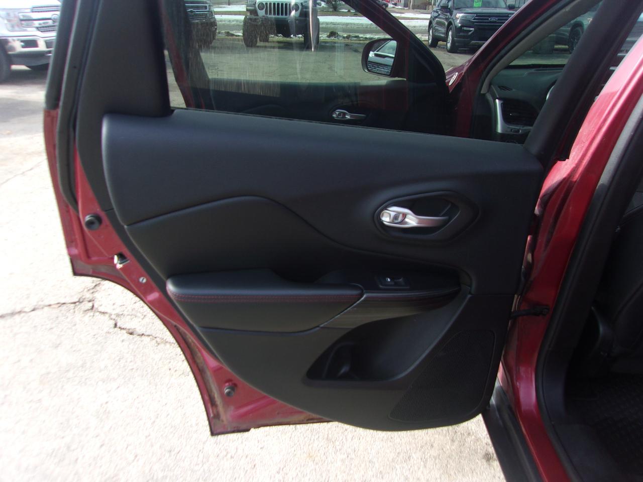 Jeep Cherokee 4WD 4dr Trailhawk 2014