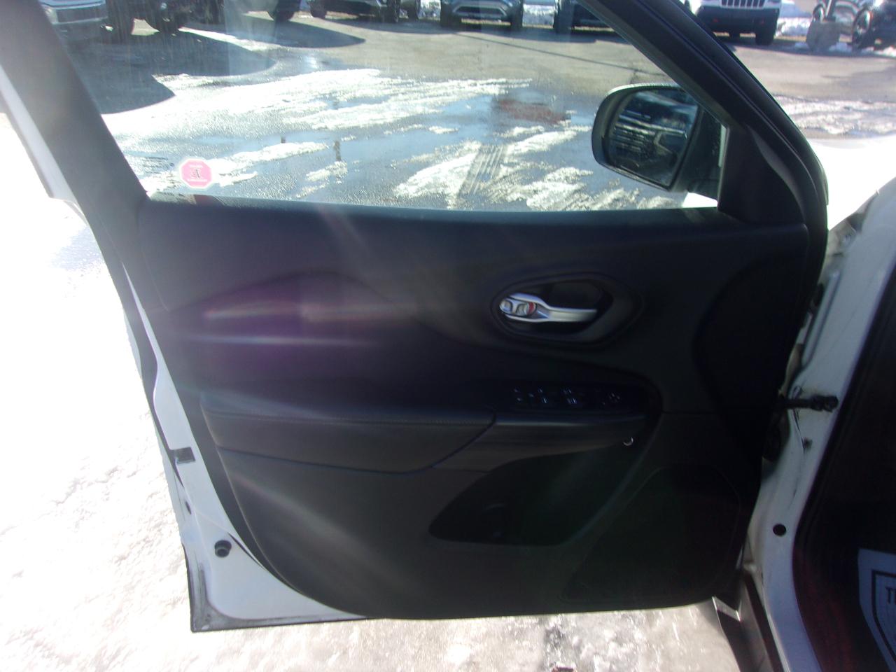 Jeep Cherokee 4WD 4dr North 2016