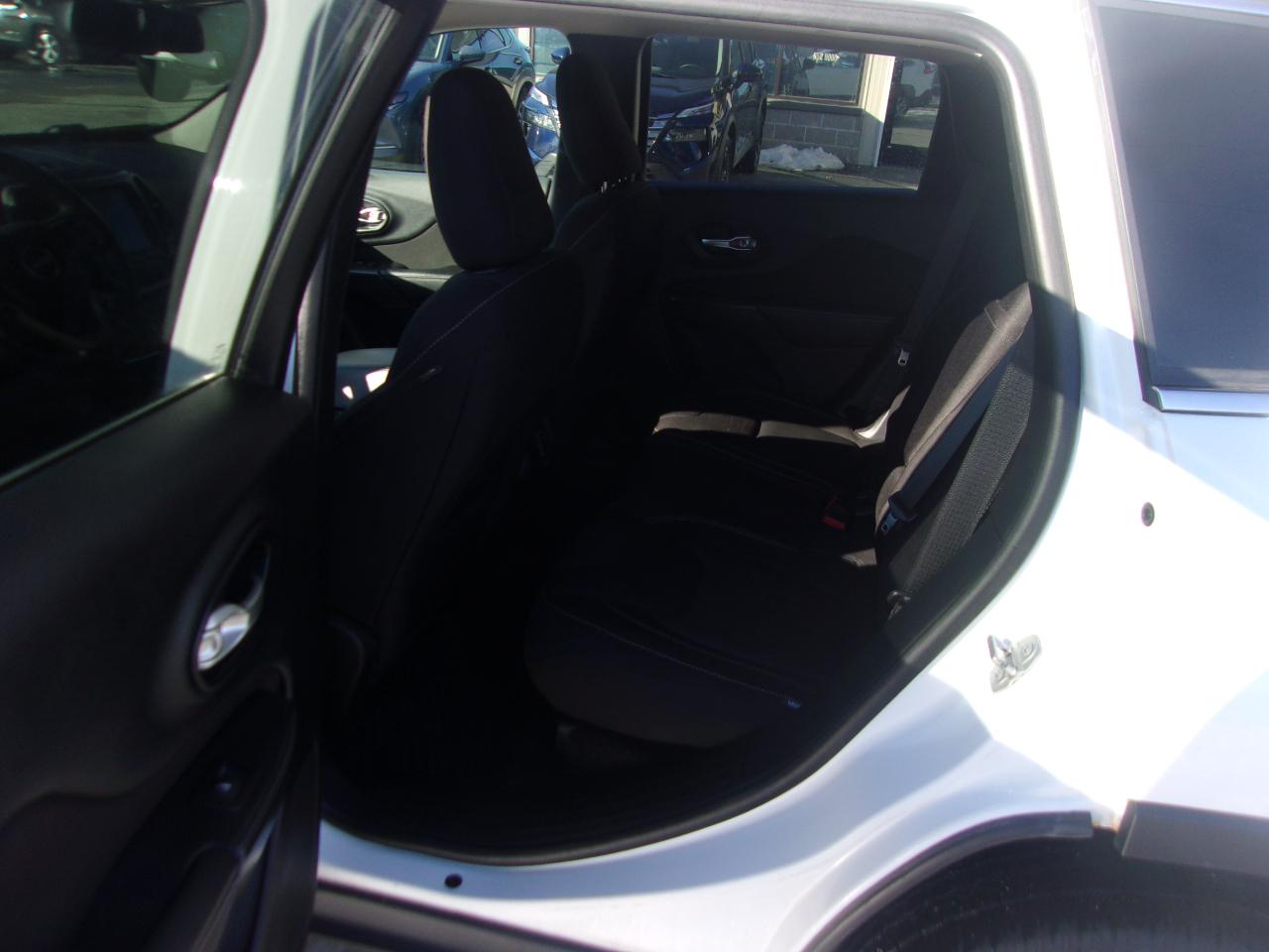 Jeep Cherokee 4WD 4dr North 2016