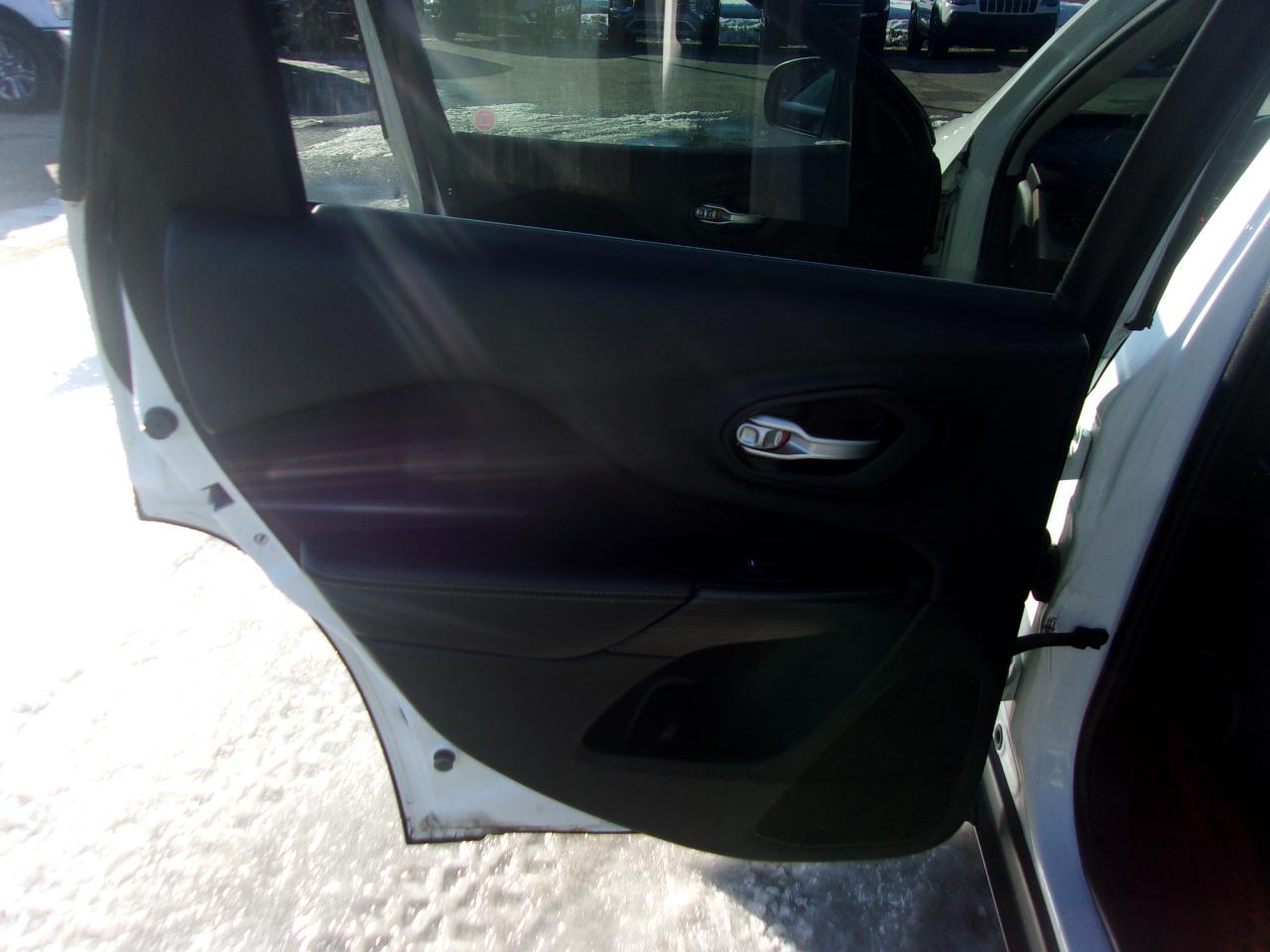 Jeep Cherokee 4WD 4dr North 2016