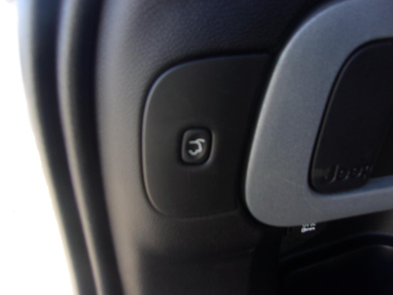 Jeep Cherokee 4WD 4dr North 2016