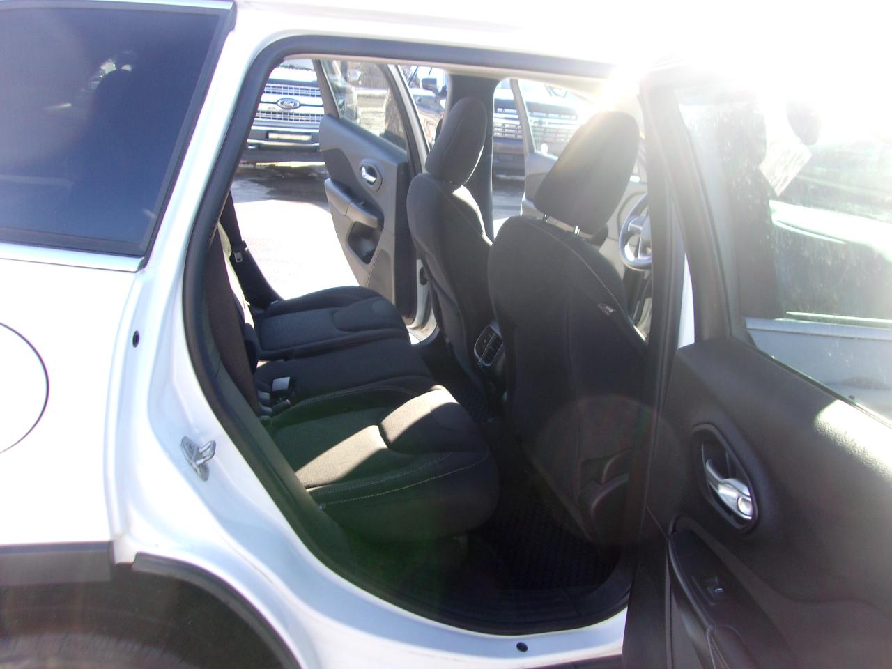 Jeep Cherokee 4WD 4dr North 2016