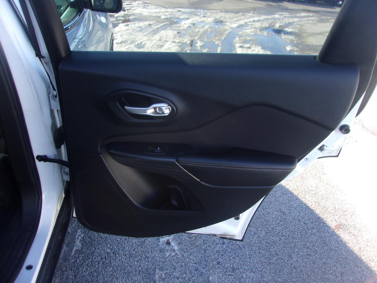 Jeep Cherokee 4WD 4dr North 2016