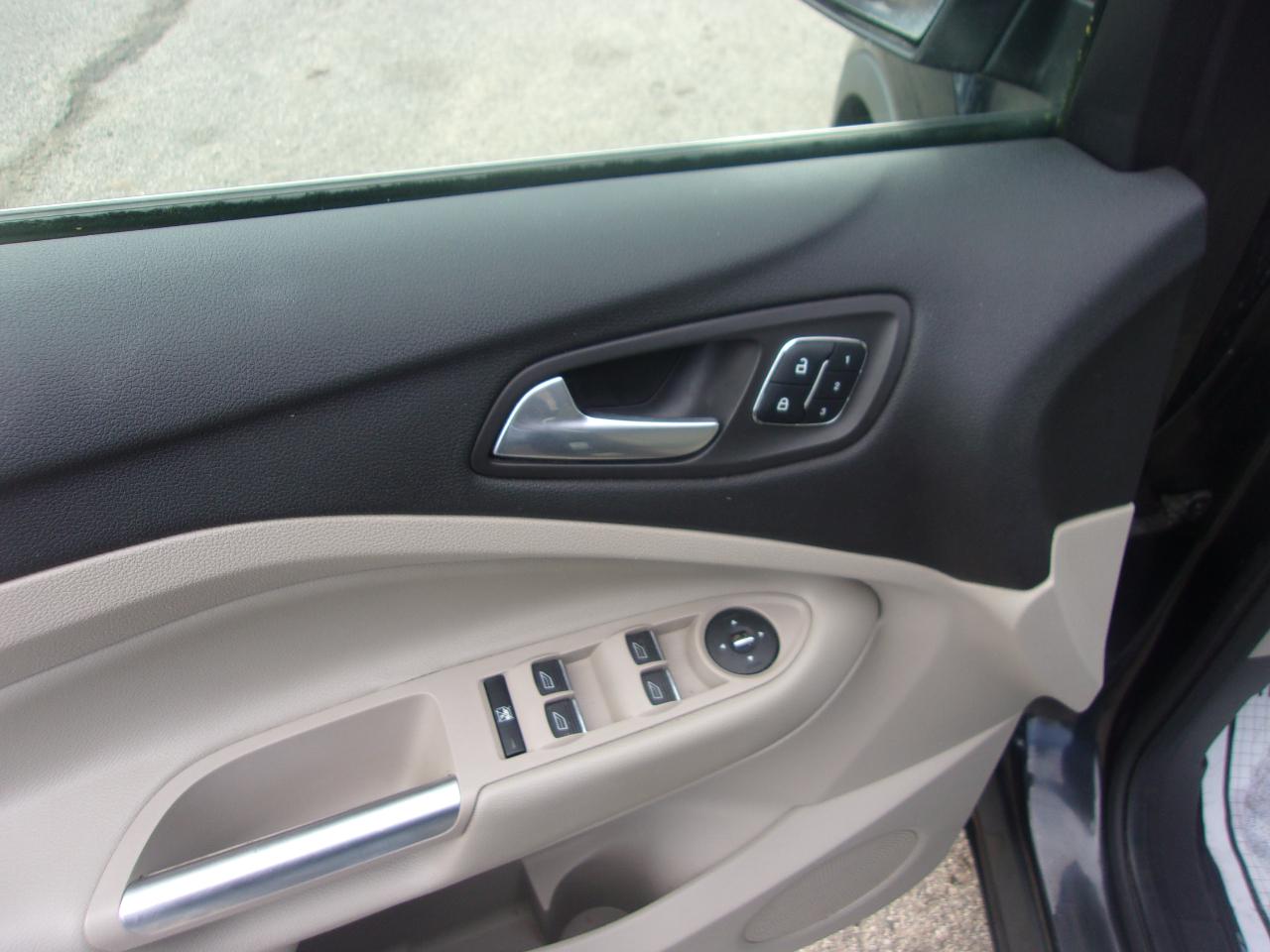 Ford Escape FWD 4dr Titanium 2014