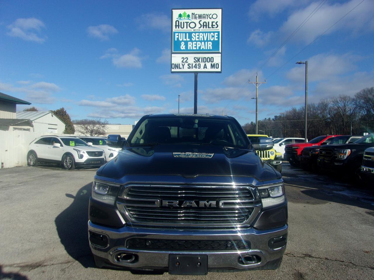 RAM 1500 Laramie 4x4 Crew Cab 6'4" Box 2020