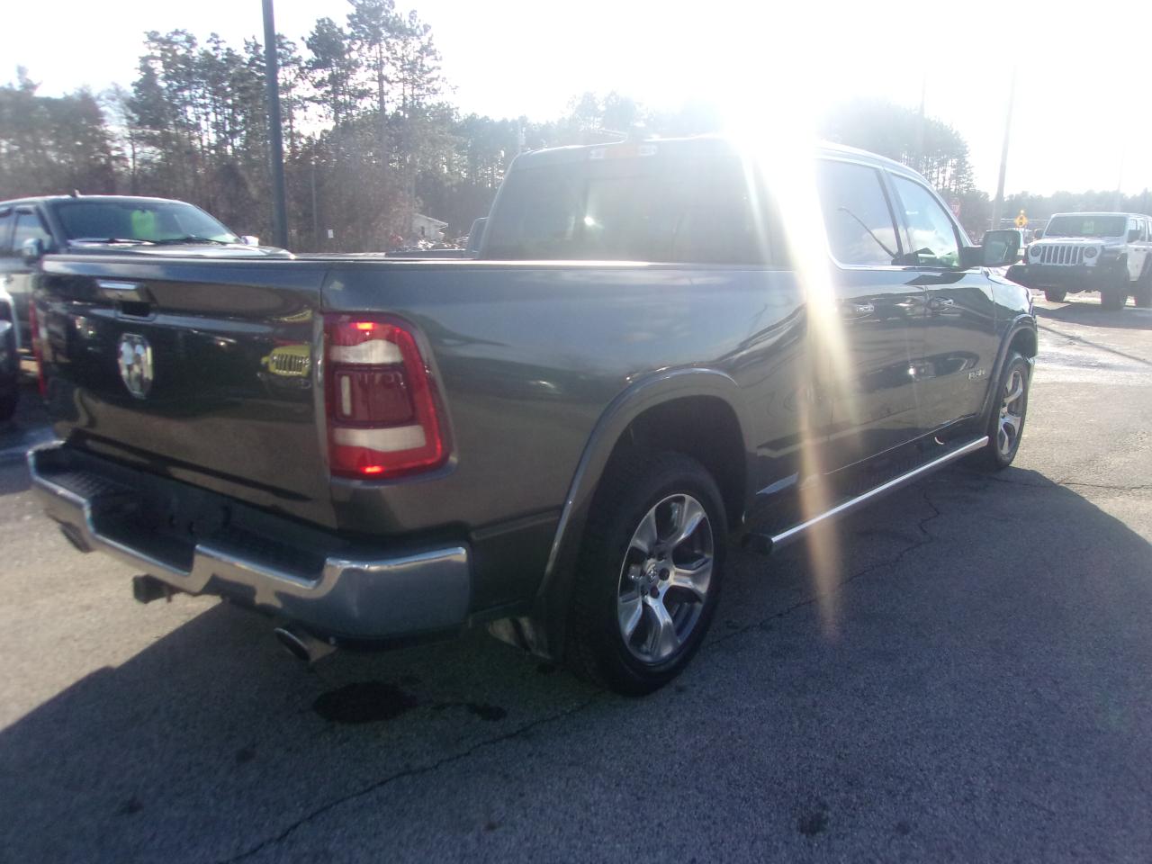 RAM 1500 Laramie 4x4 Crew Cab 6'4" Box 2020