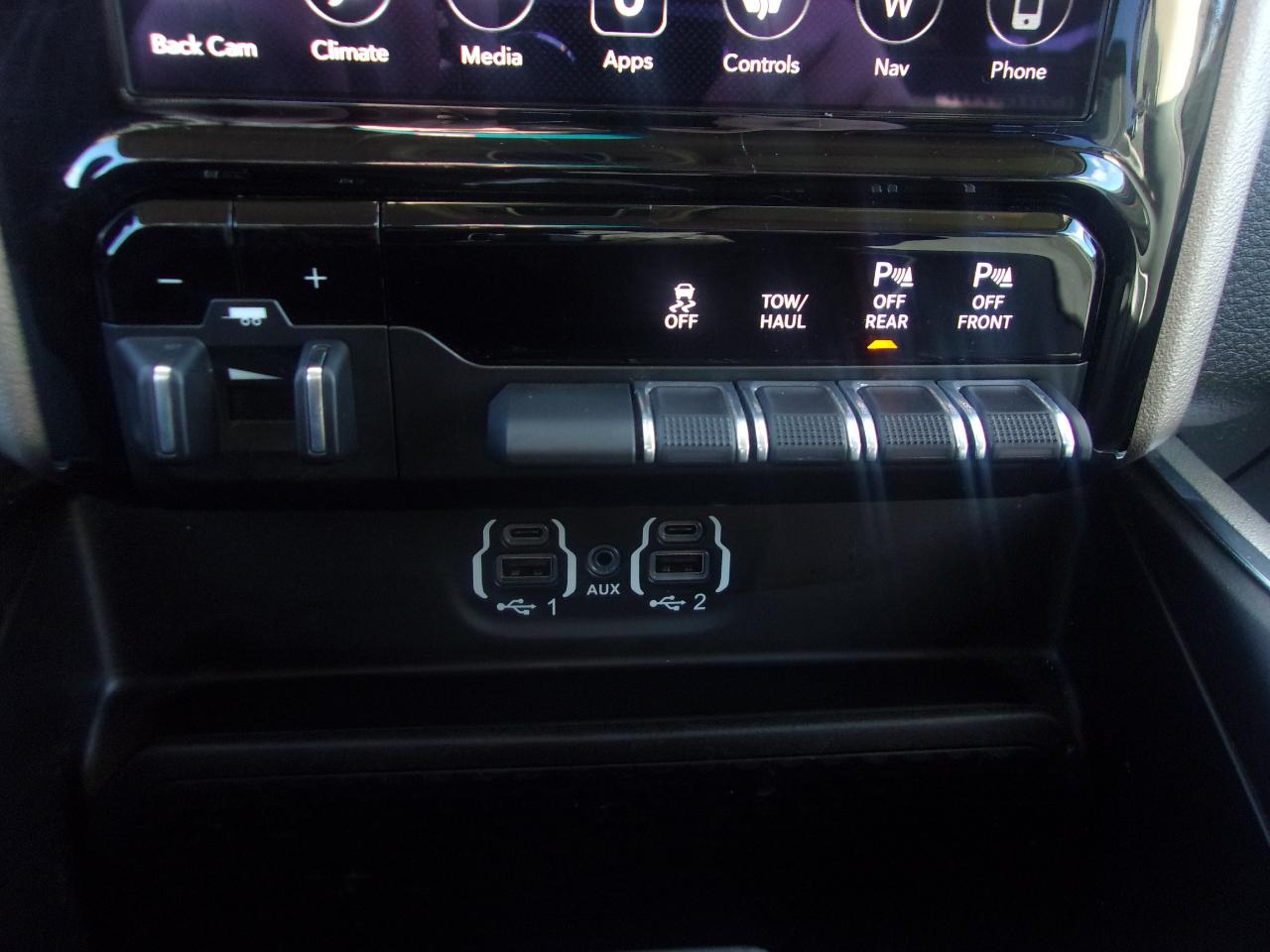 RAM 1500 Laramie 4x4 Crew Cab 6'4" Box 2020