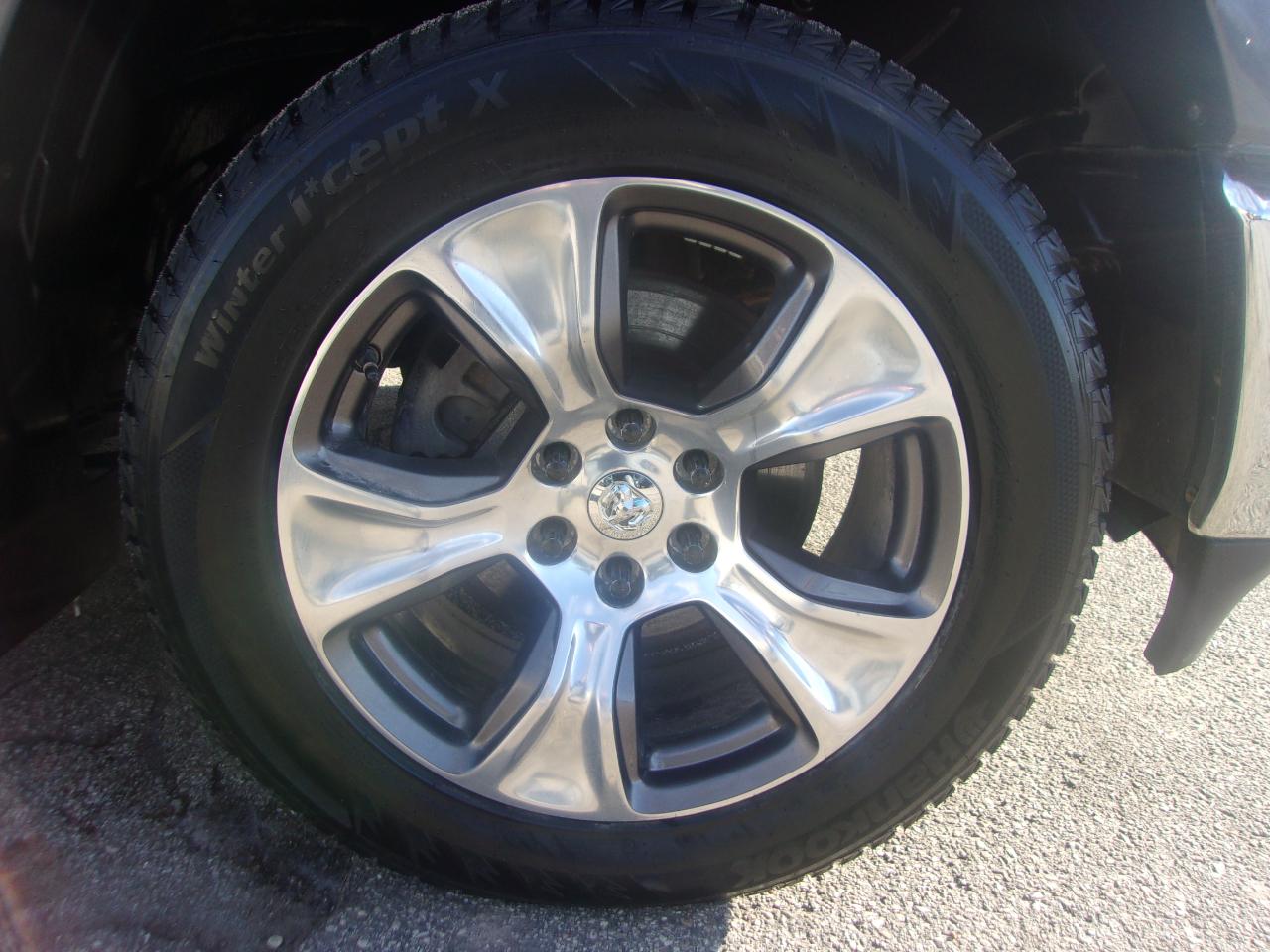 RAM 1500 Laramie 4x4 Crew Cab 6'4" Box 2020