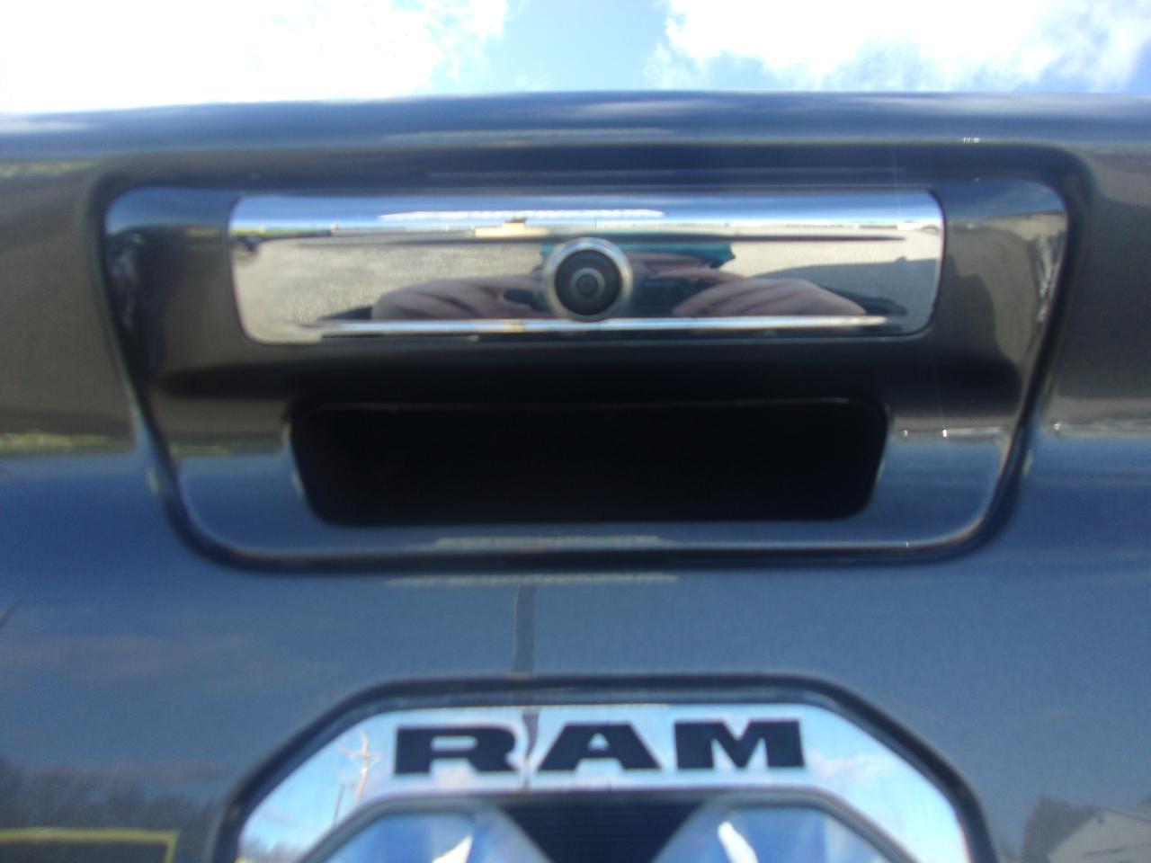 RAM 1500 Laramie 4x4 Crew Cab 6'4" Box 2020