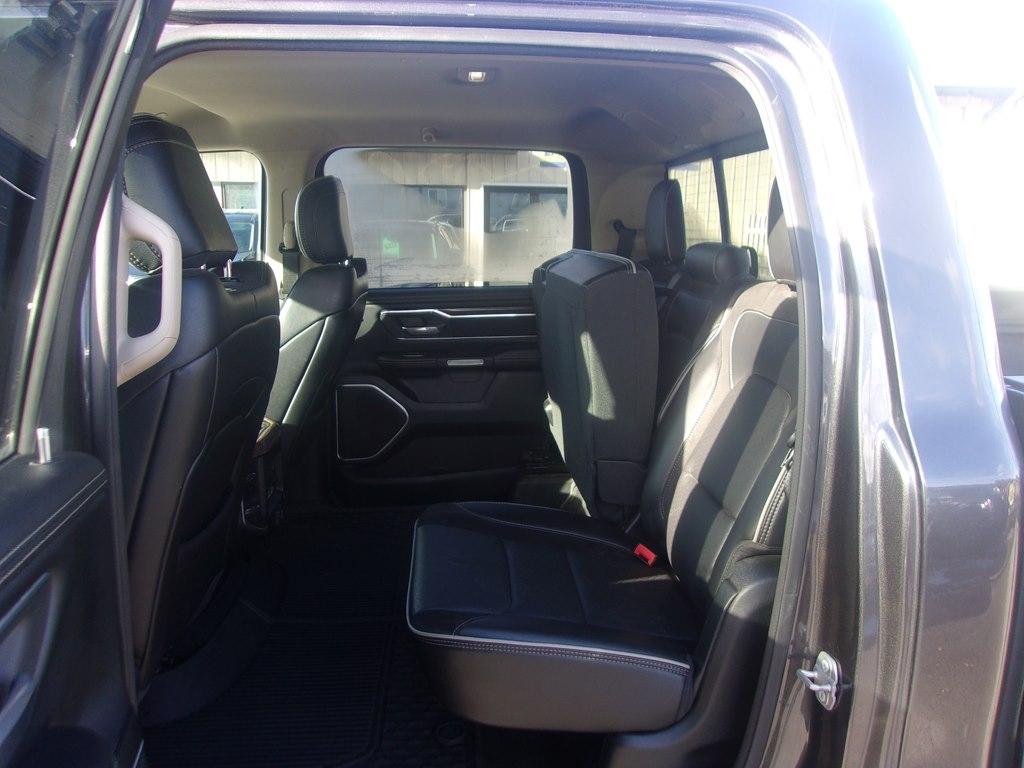 RAM 1500 Laramie 4x4 Crew Cab 6'4" Box 2020