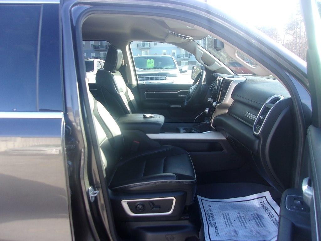 RAM 1500 Laramie 4x4 Crew Cab 6'4" Box 2020