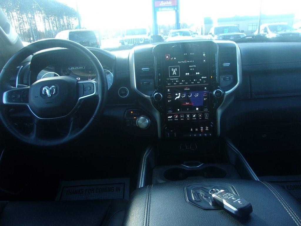 RAM 1500 Laramie 4x4 Crew Cab 6'4" Box 2020