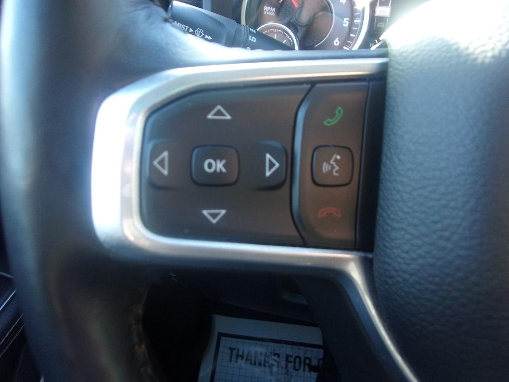 RAM 1500 Laramie 4x4 Crew Cab 6'4" Box 2020