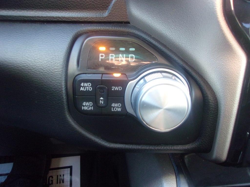 RAM 1500 Laramie 4x4 Crew Cab 6'4" Box 2020