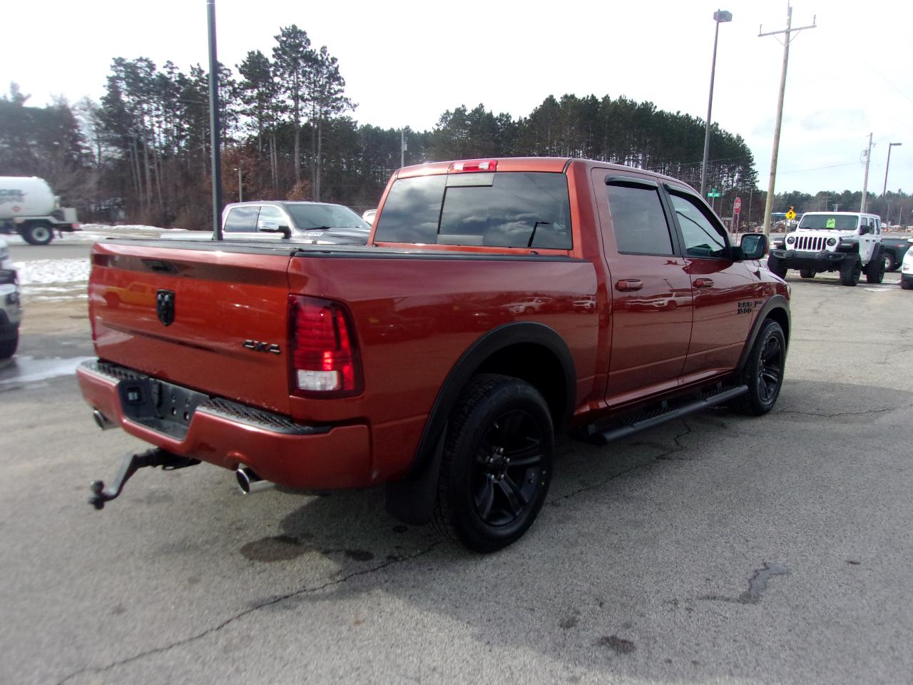RAM 1500 4WD Crew Cab 140.5" Sport 2017
