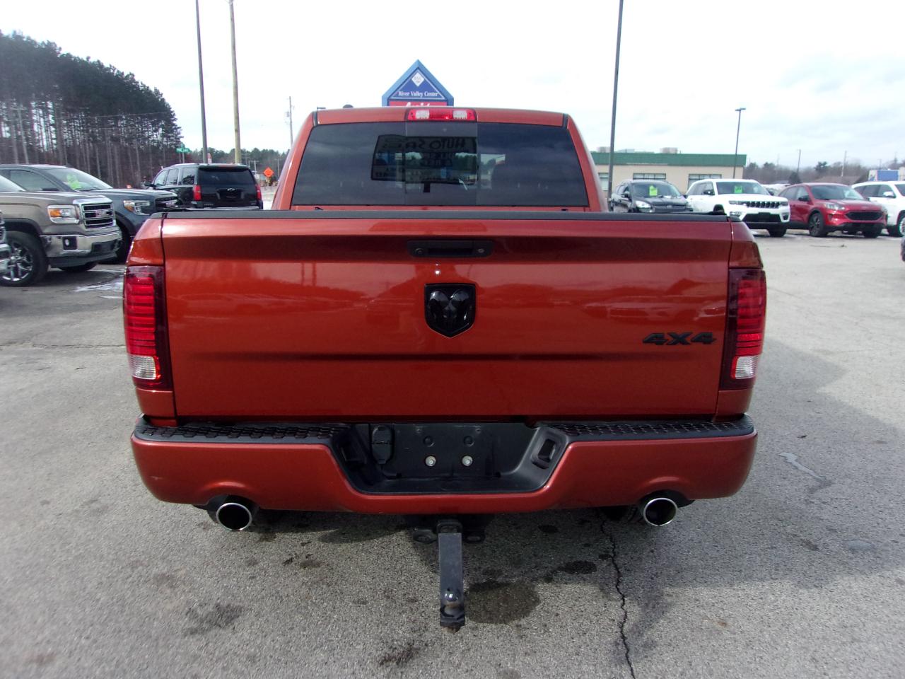 RAM 1500 4WD Crew Cab 140.5" Sport 2017