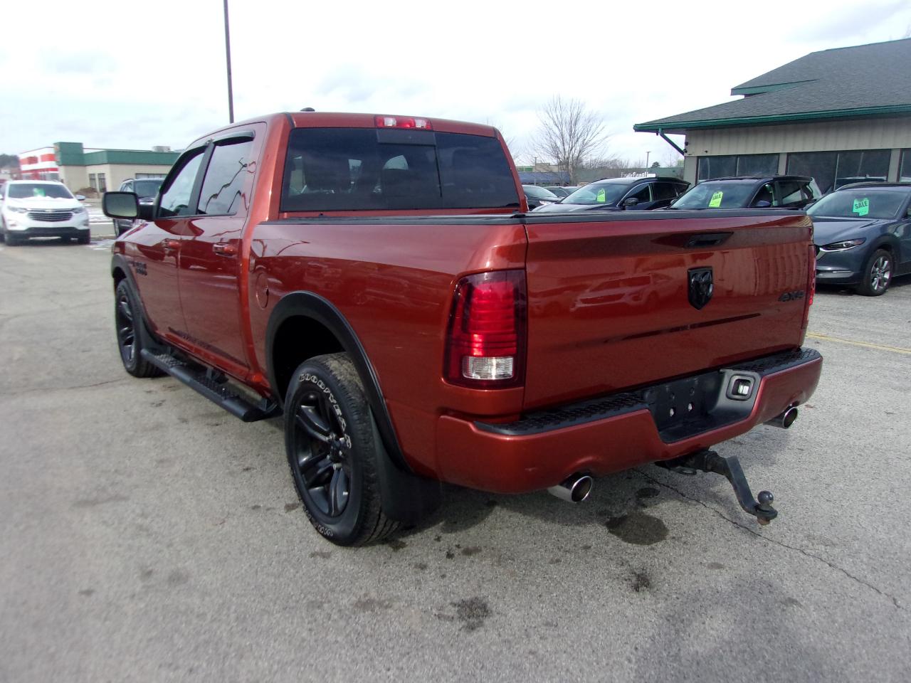 RAM 1500 4WD Crew Cab 140.5" Sport 2017