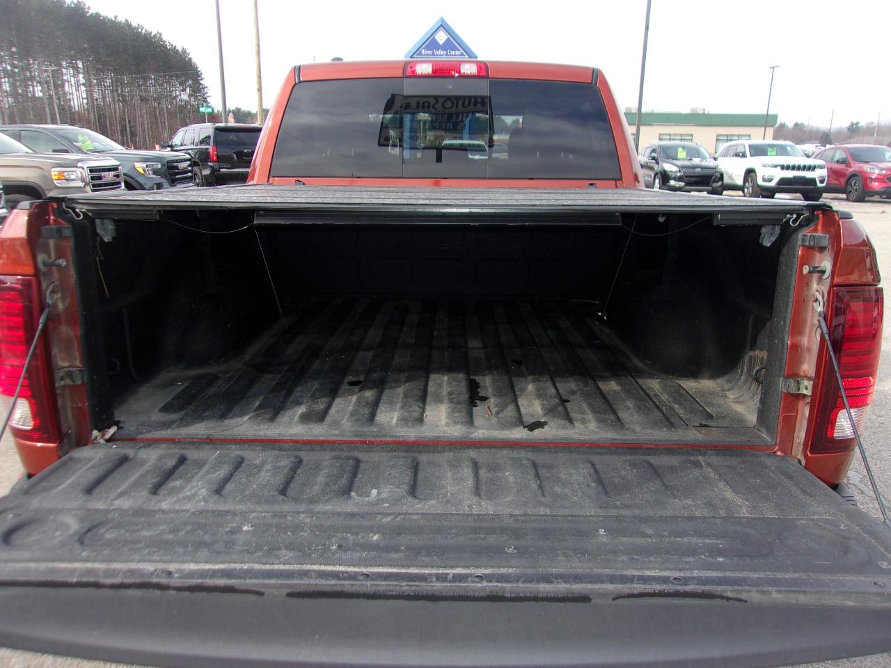 RAM 1500 4WD Crew Cab 140.5" Sport 2017