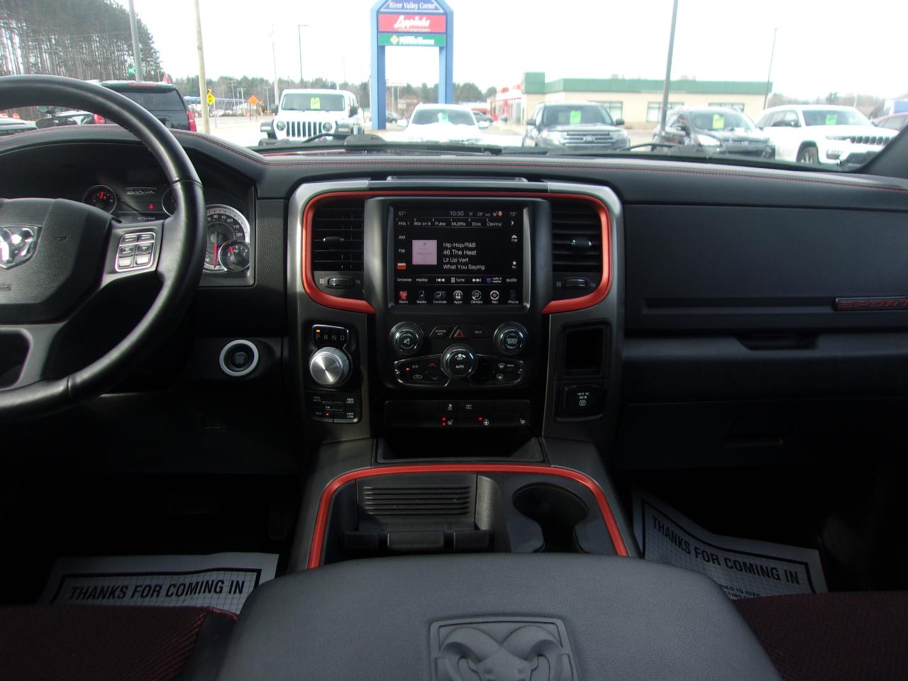 RAM 1500 4WD Crew Cab 140.5" Sport 2017