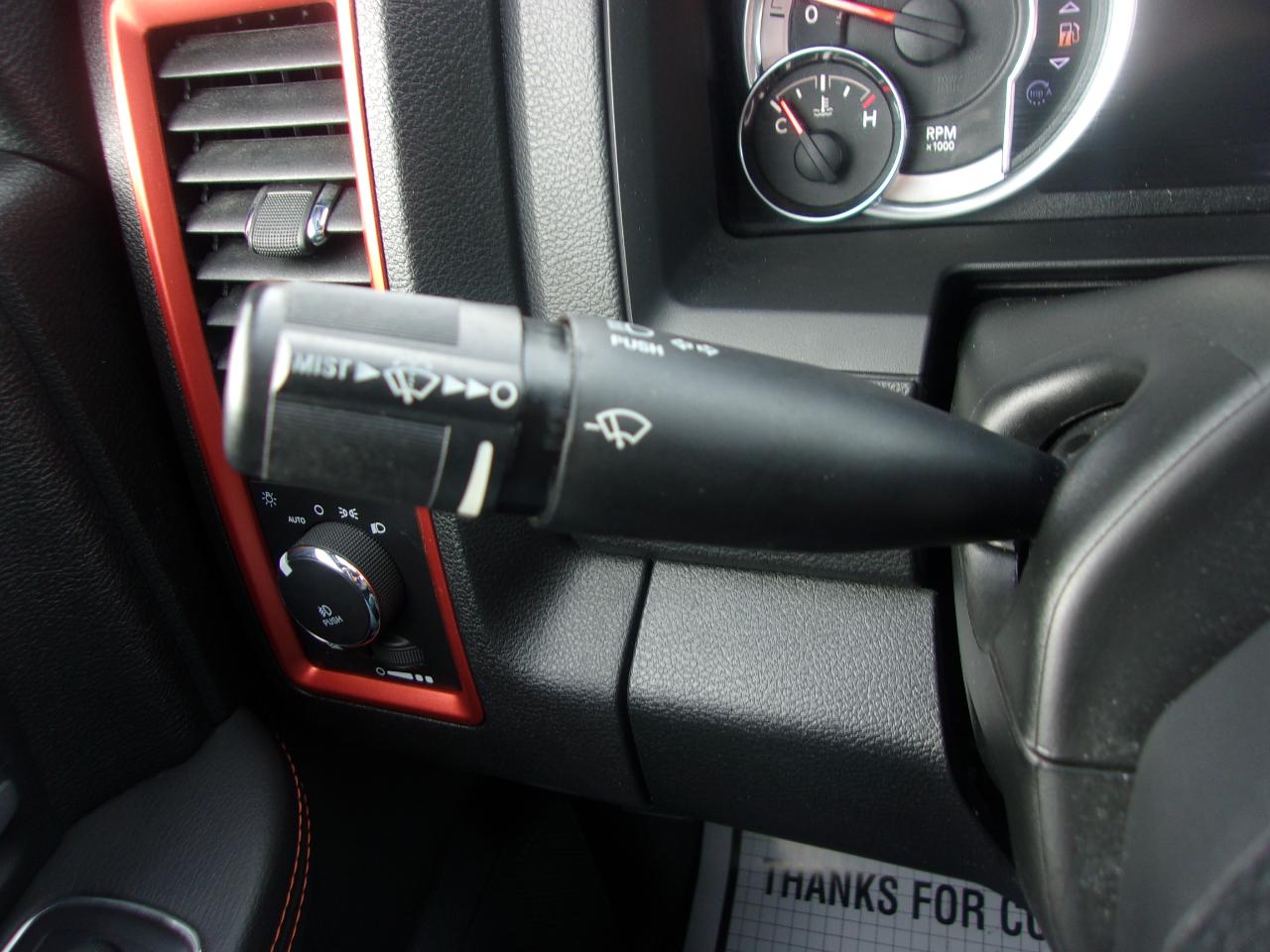 RAM 1500 4WD Crew Cab 140.5" Sport 2017