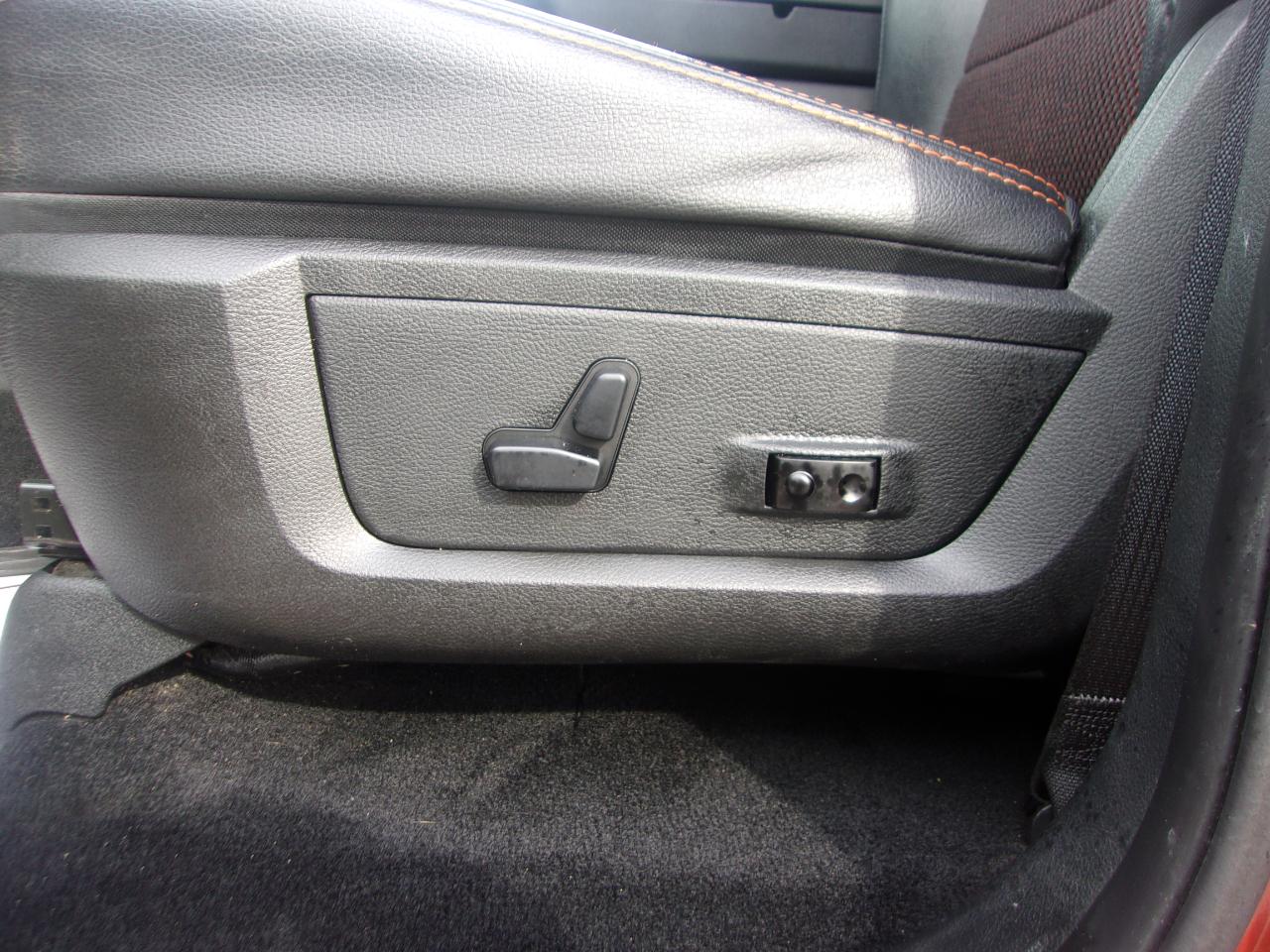 RAM 1500 4WD Crew Cab 140.5" Sport 2017