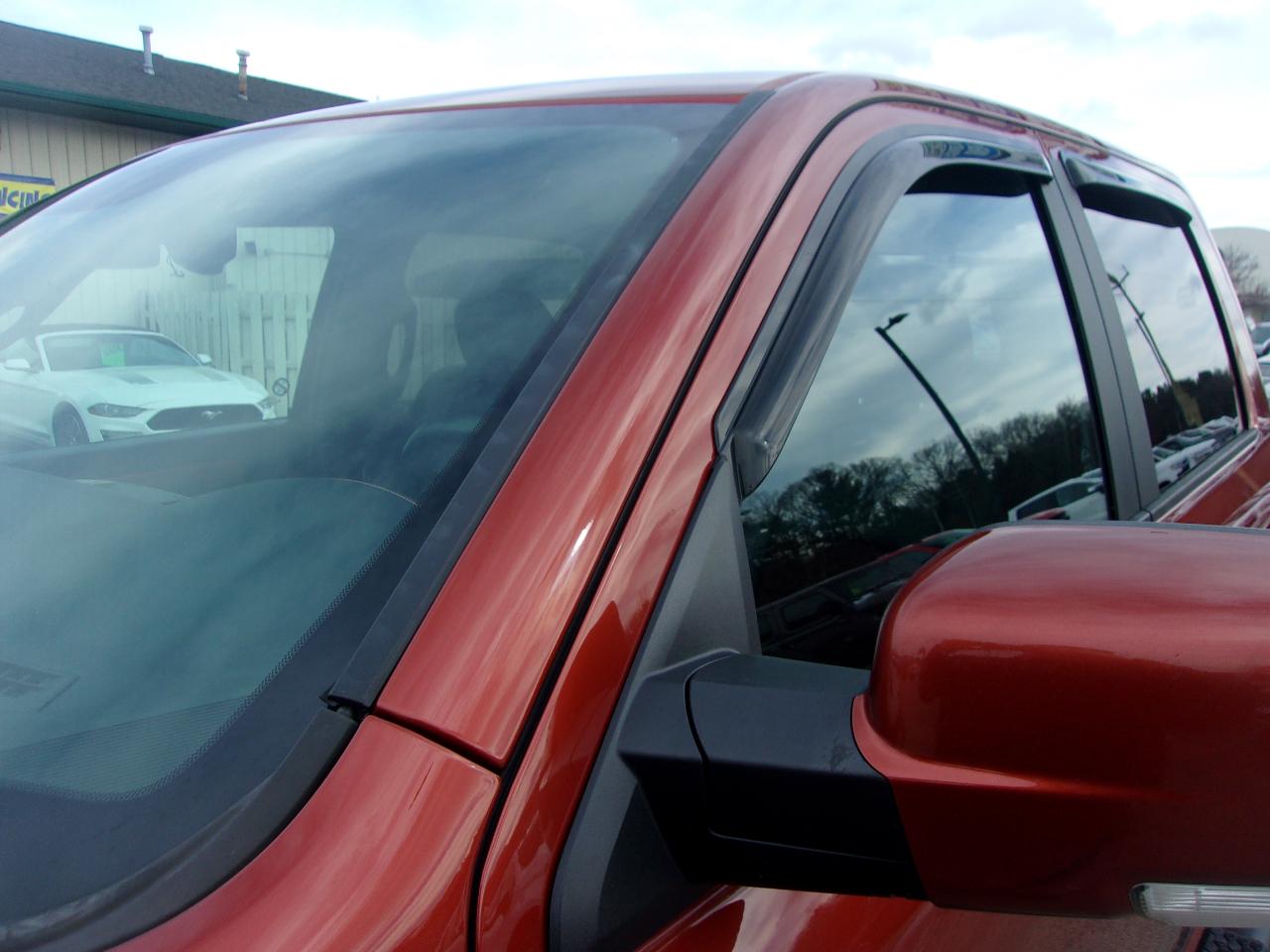 RAM 1500 4WD Crew Cab 140.5" Sport 2017