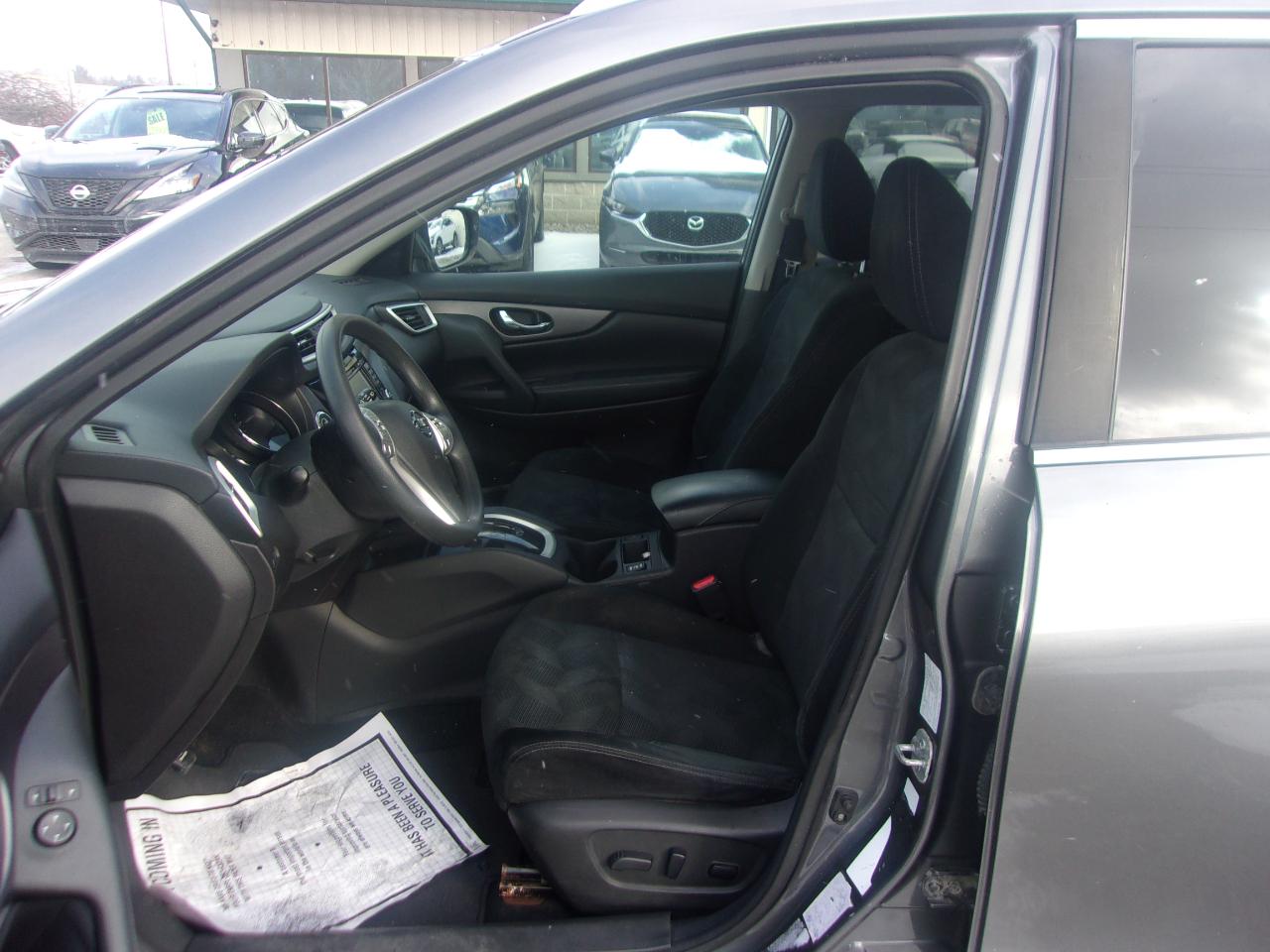 Nissan Rogue AWD 4dr SV 2016