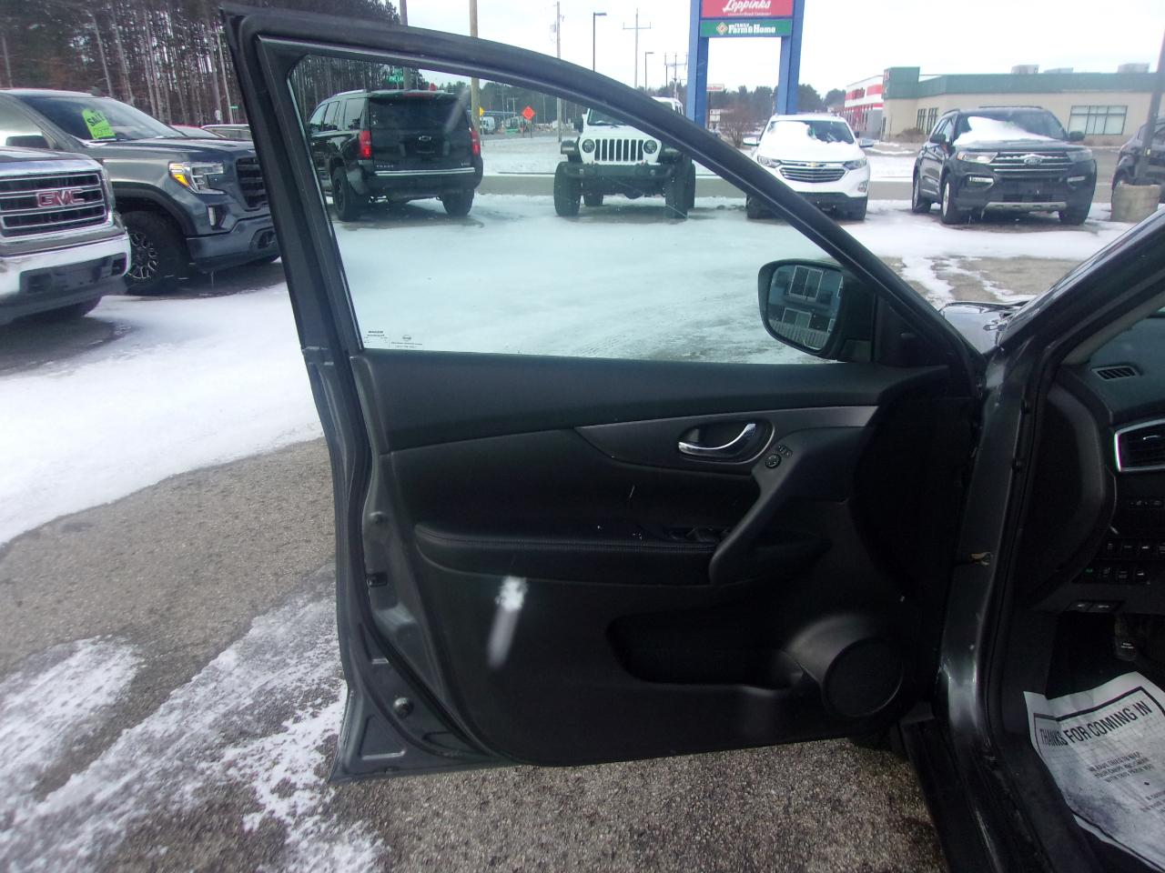 Nissan Rogue AWD 4dr SV 2016