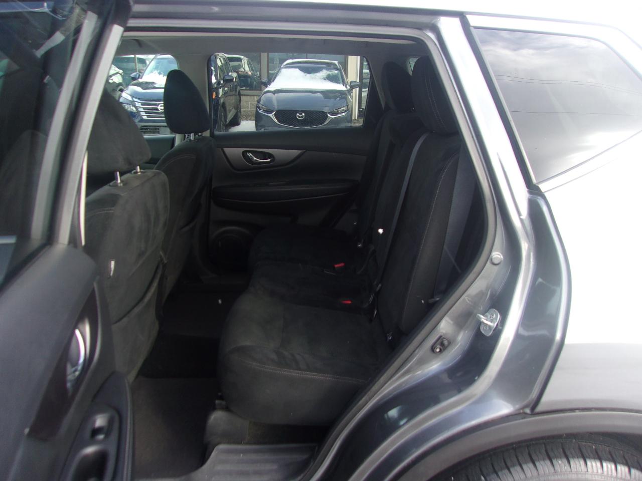 Nissan Rogue AWD 4dr SV 2016