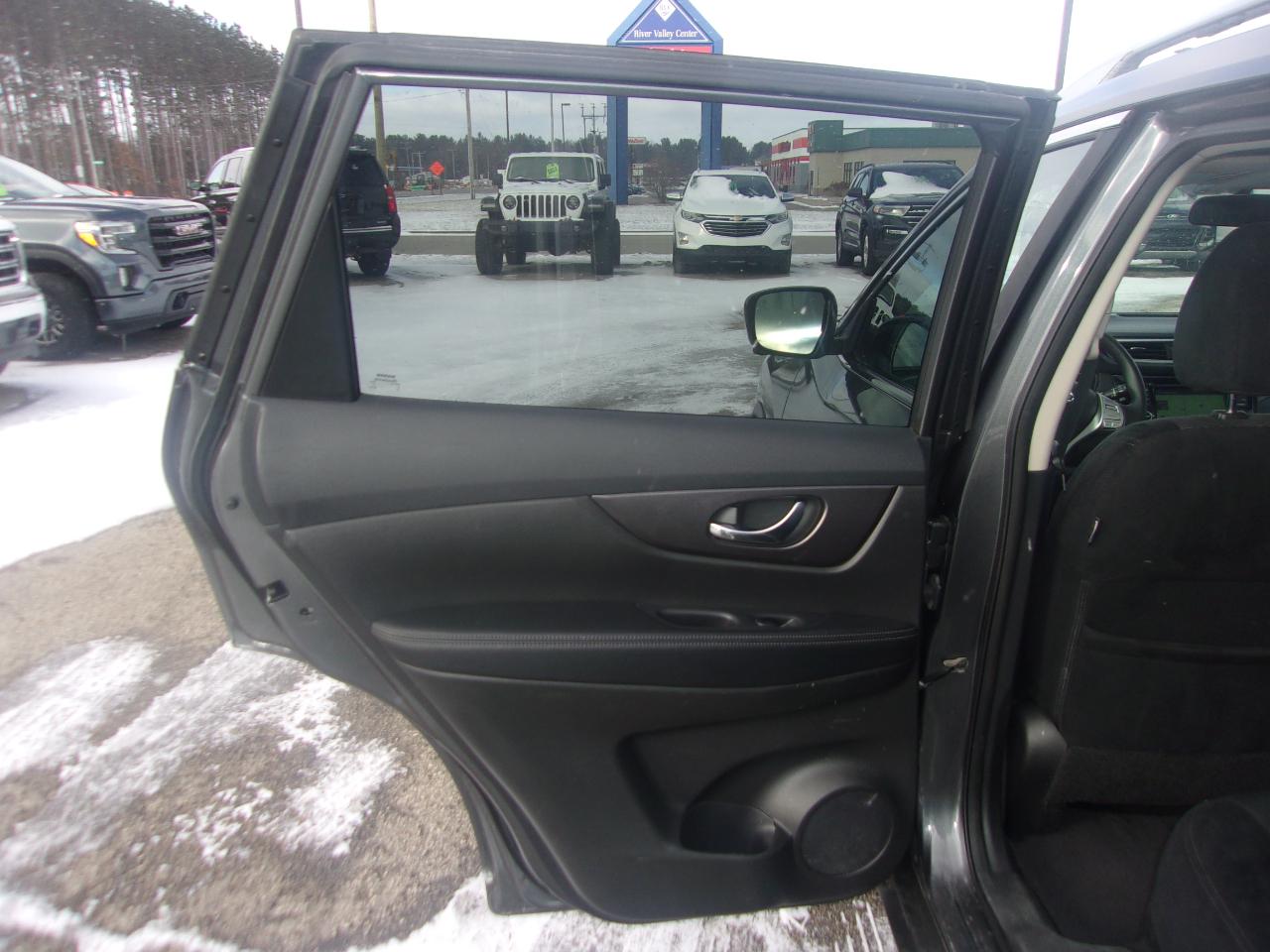 Nissan Rogue AWD 4dr SV 2016