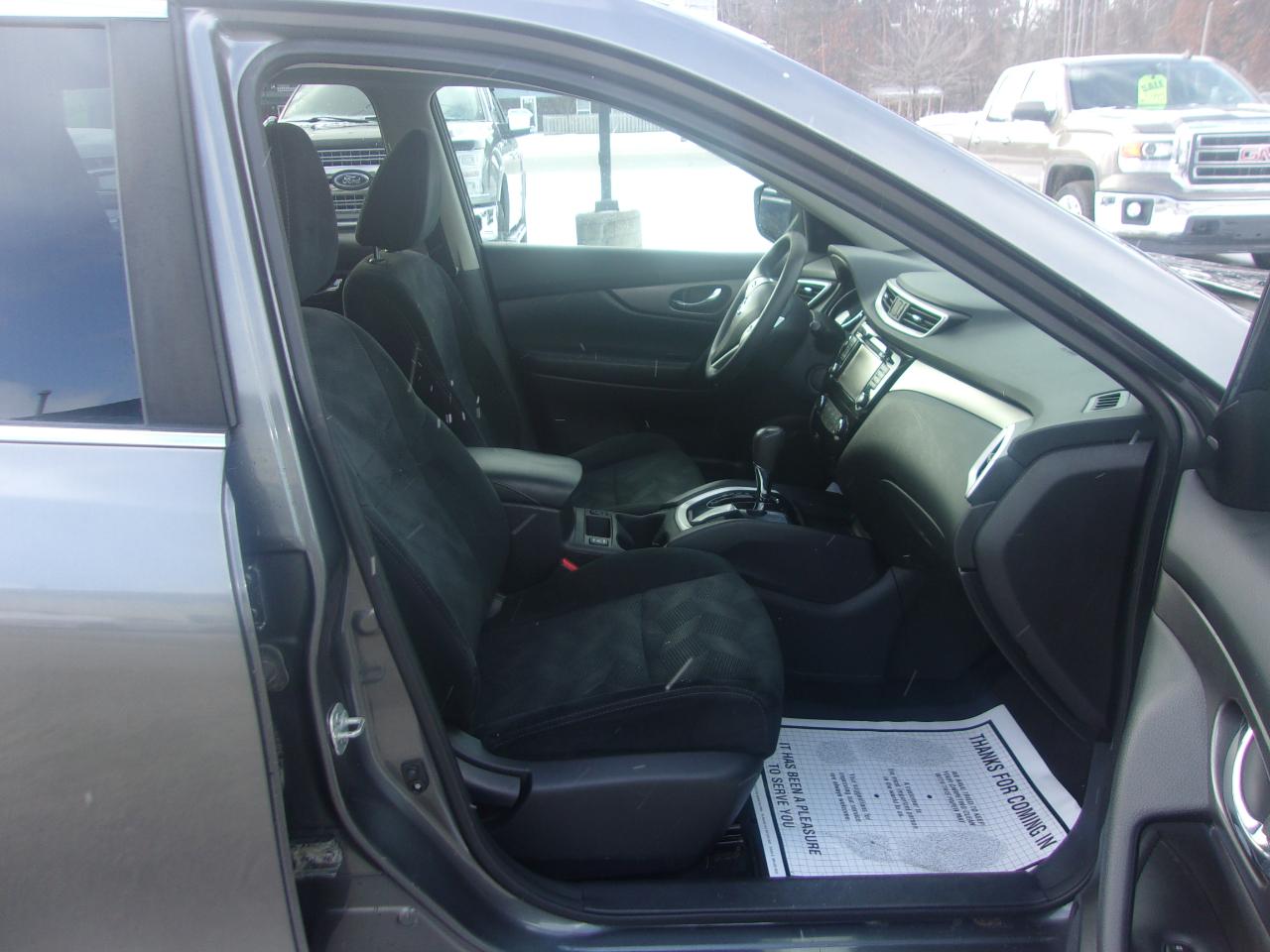 Nissan Rogue AWD 4dr SV 2016