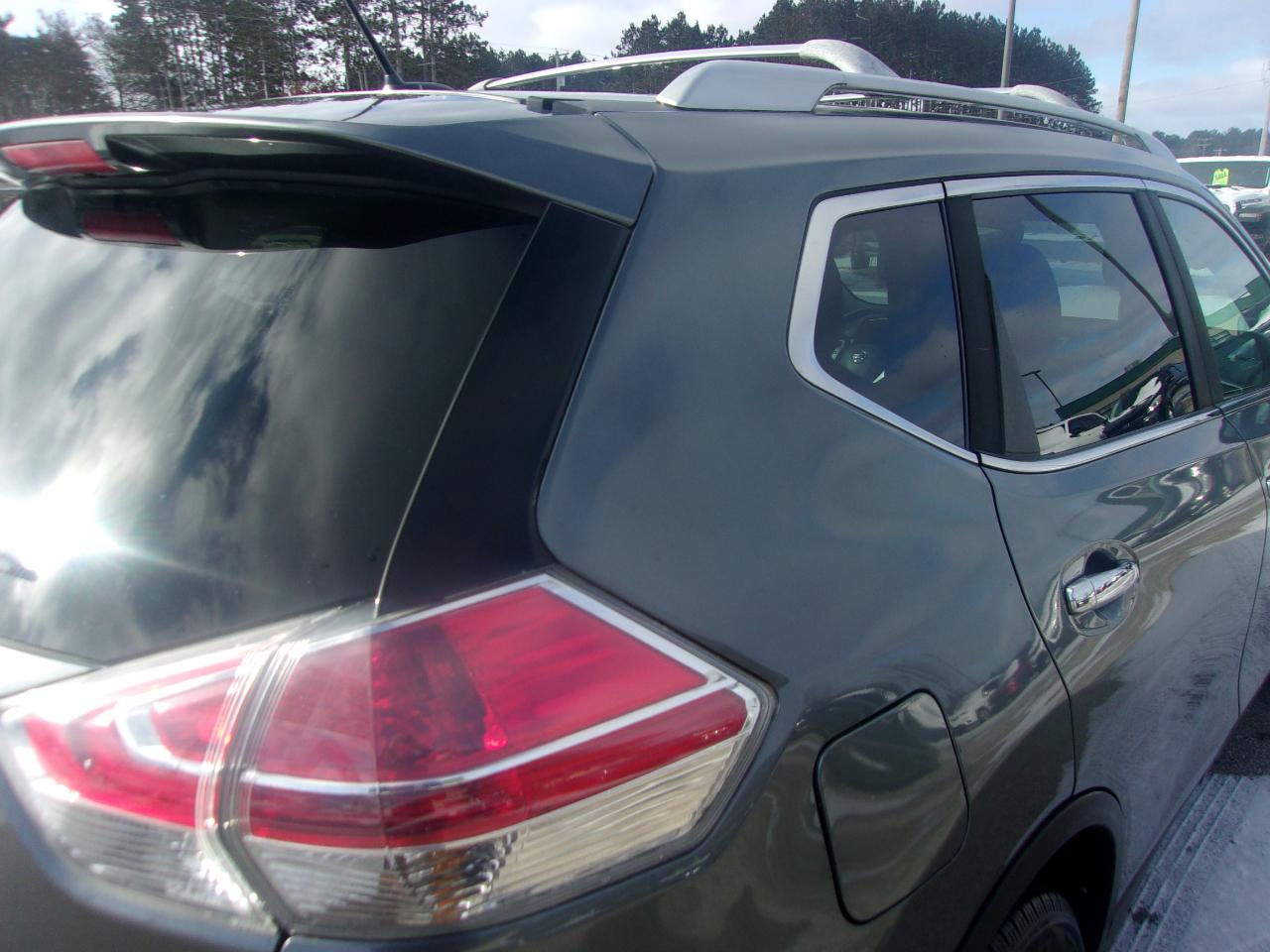 Nissan Rogue AWD 4dr SV 2016