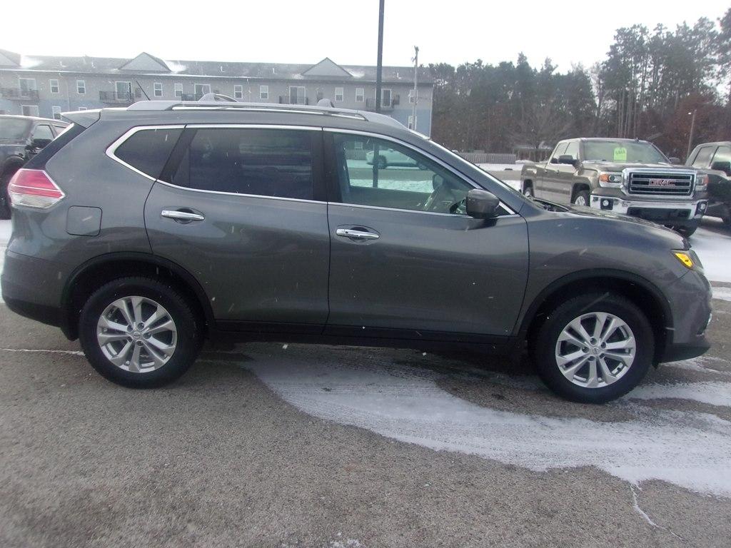 Nissan Rogue AWD 4dr SV 2016