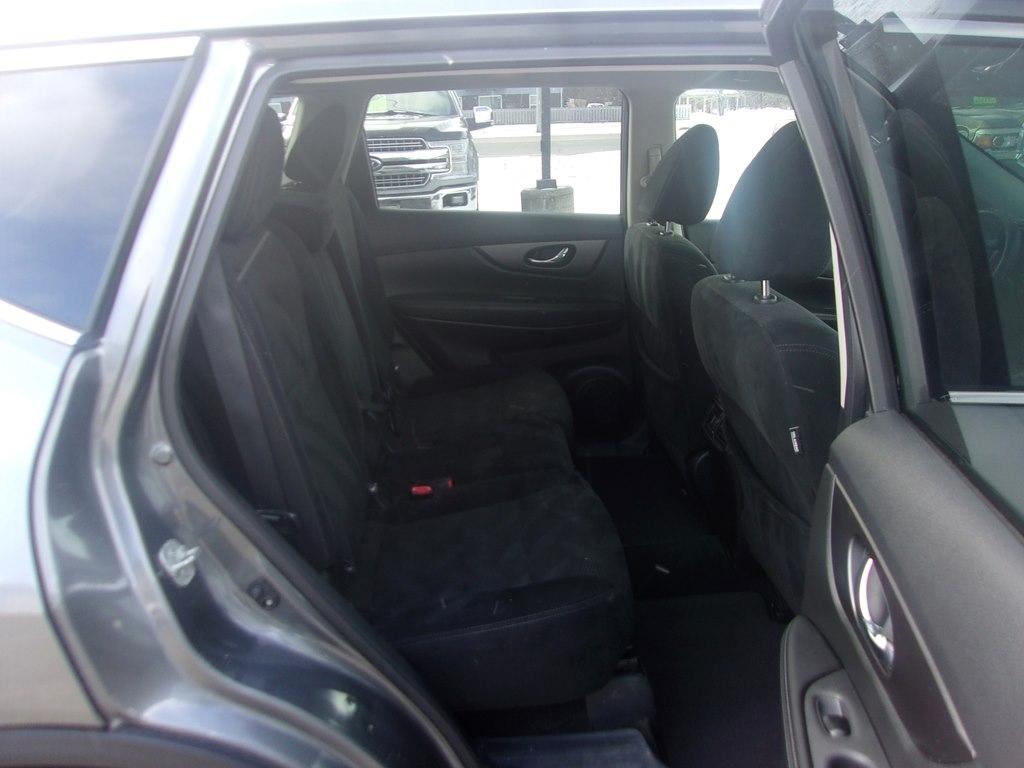 Nissan Rogue AWD 4dr SV 2016