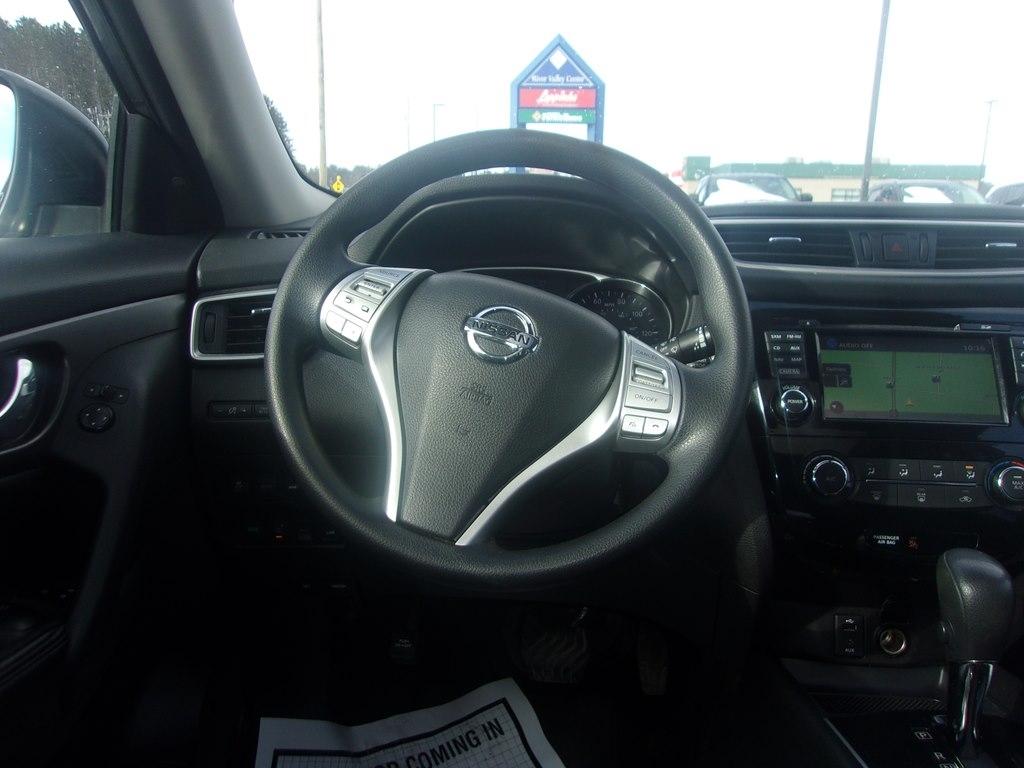 Nissan Rogue AWD 4dr SV 2016