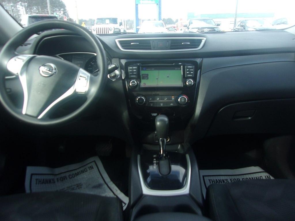 Nissan Rogue AWD 4dr SV 2016