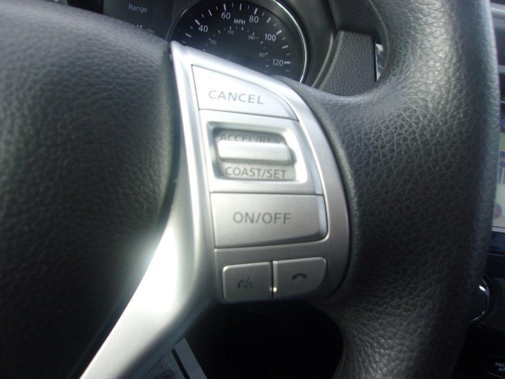 Nissan Rogue AWD 4dr SV 2016