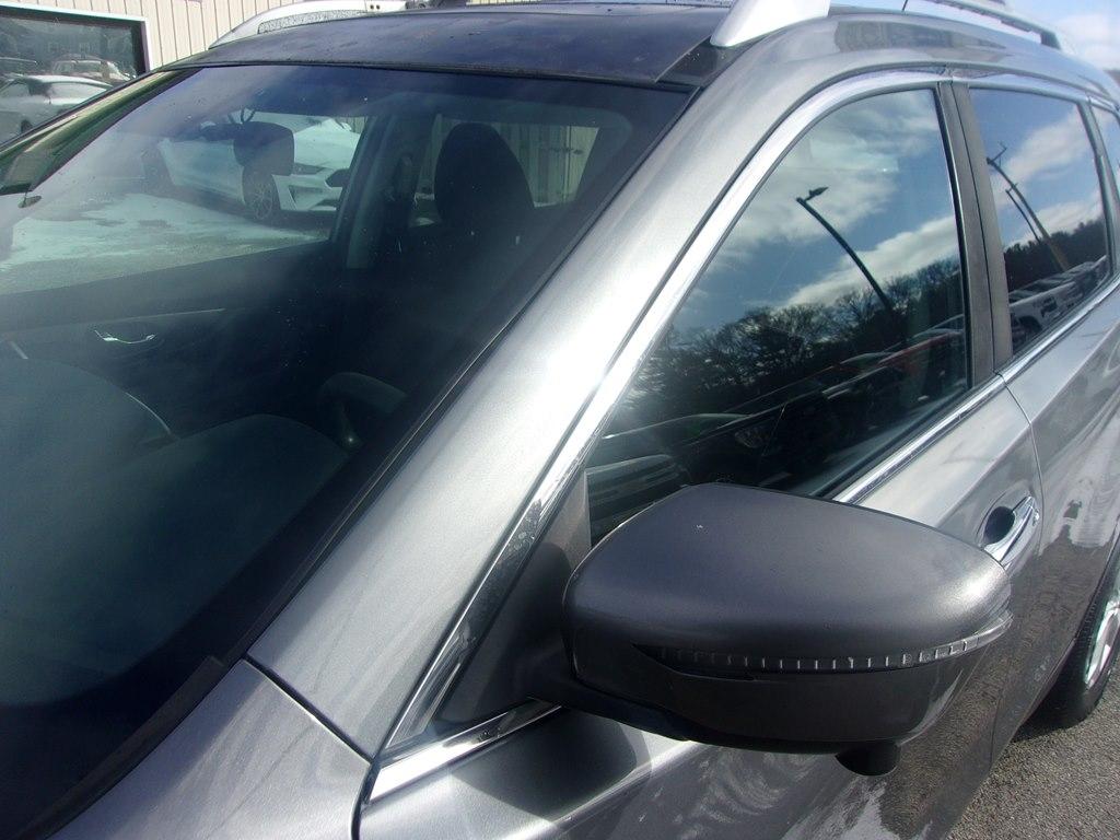 Nissan Rogue AWD 4dr SV 2016