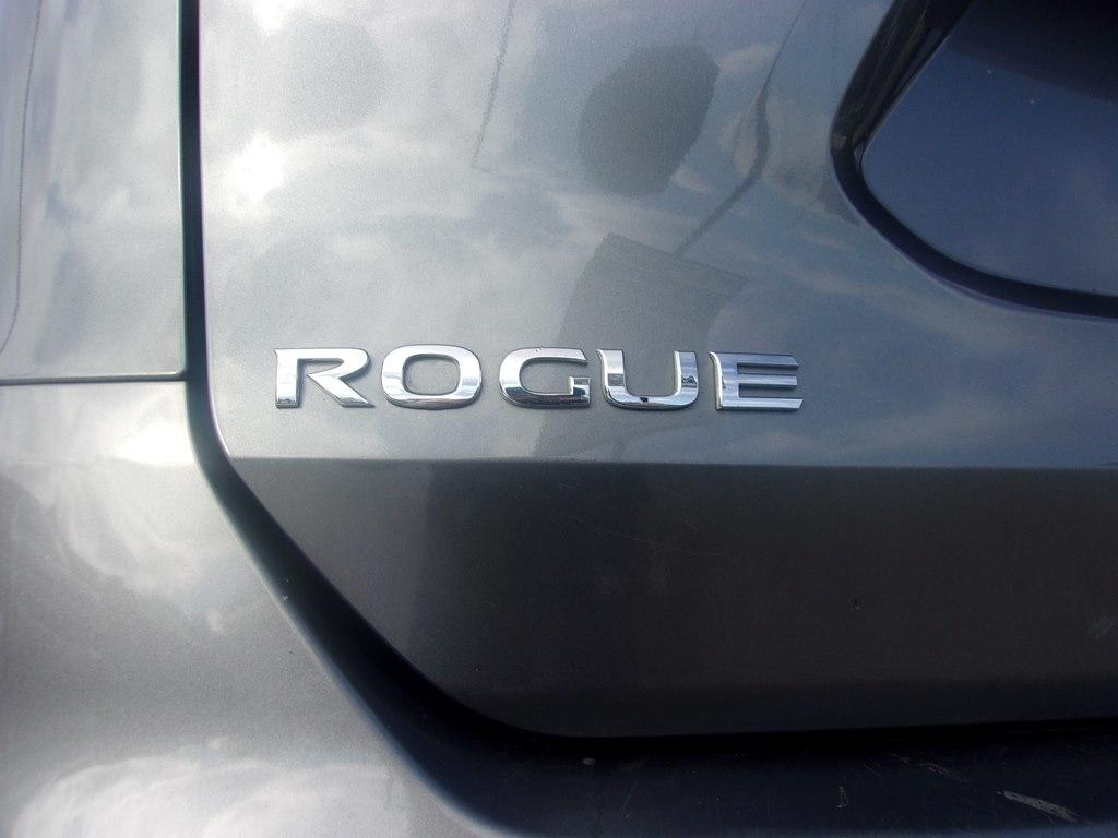 Nissan Rogue AWD 4dr SV 2016