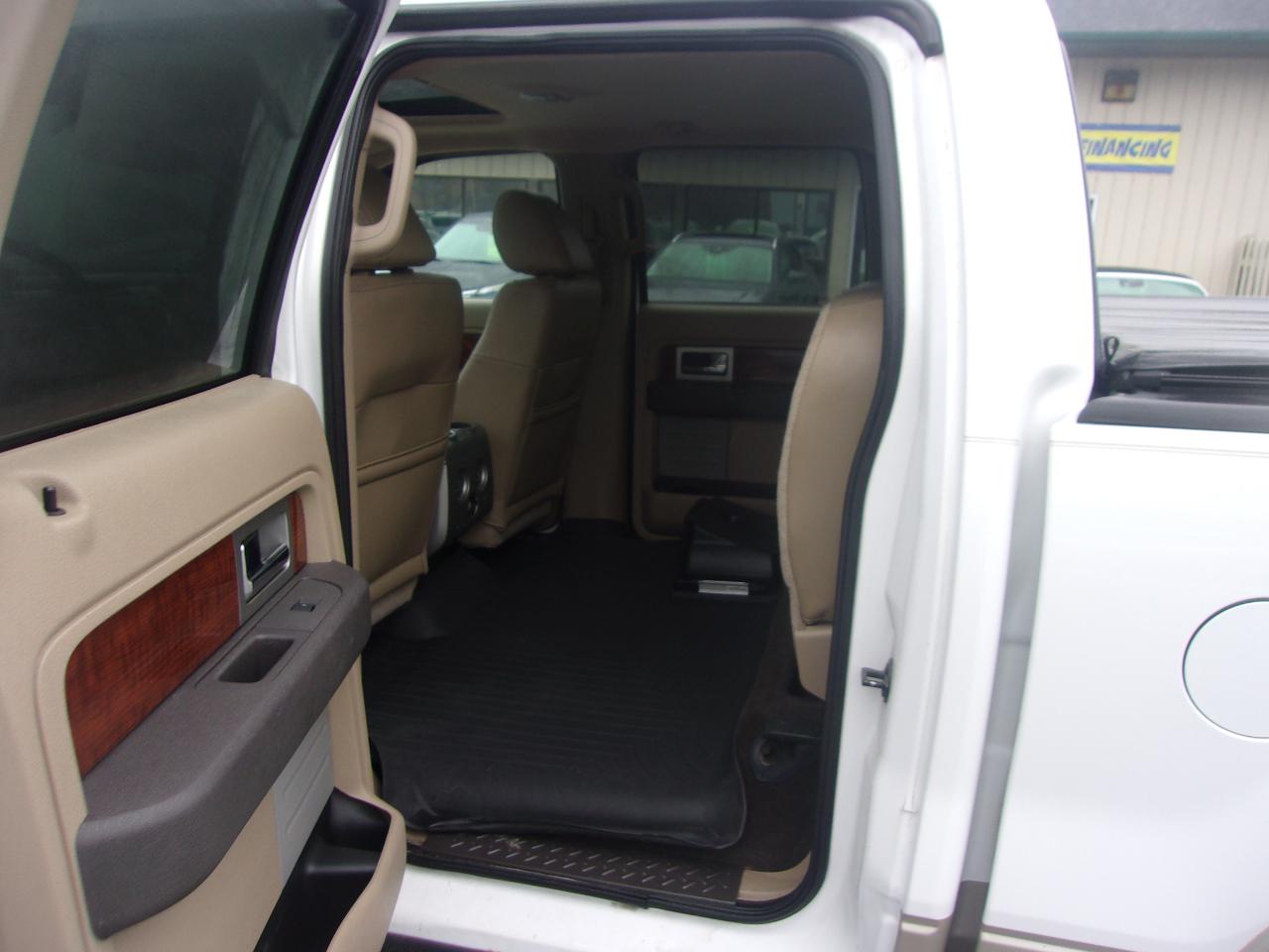 Ford F-150 4WD SuperCrew 145" Lariat 2010