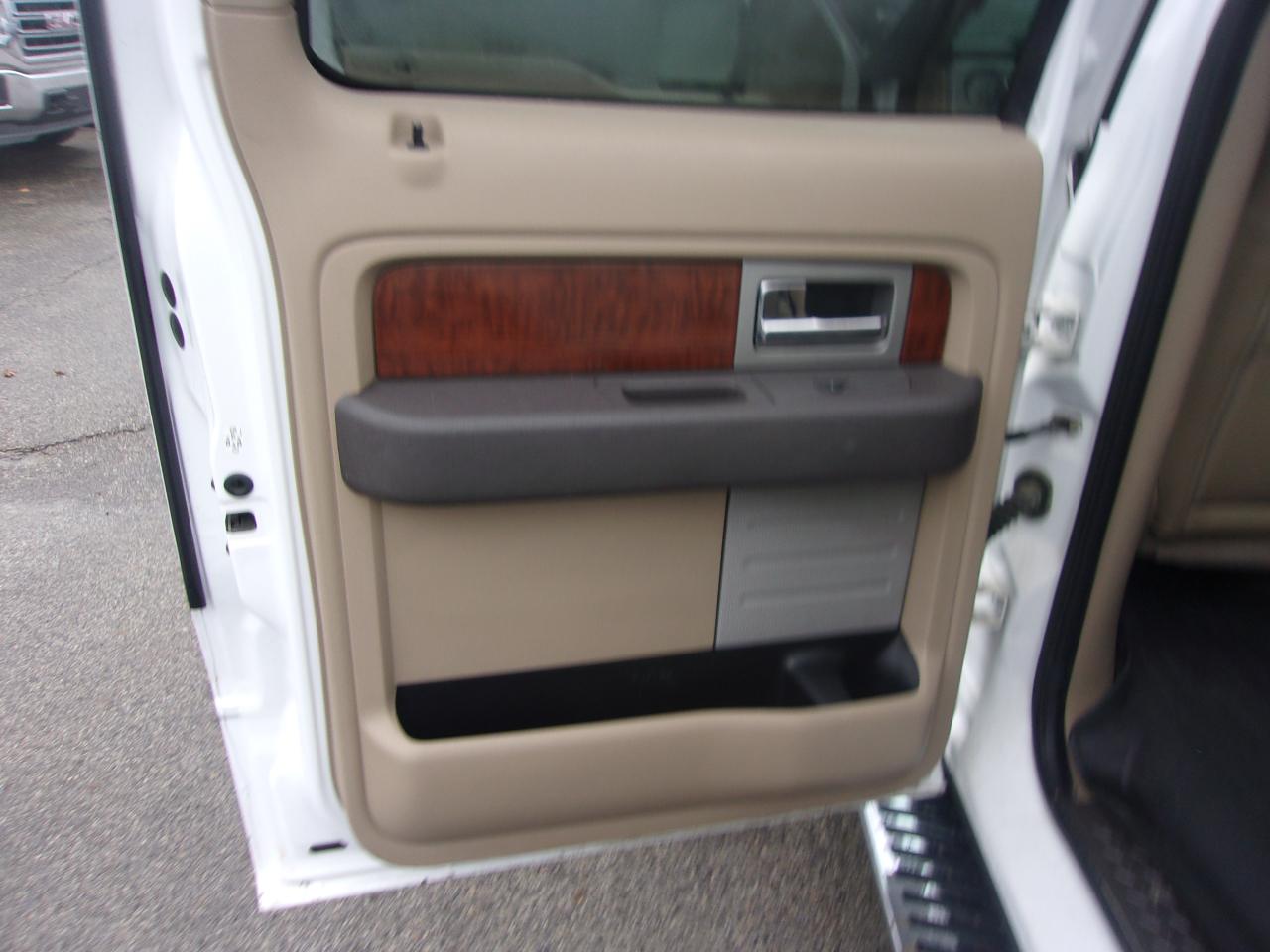 Ford F-150 4WD SuperCrew 145" Lariat 2010