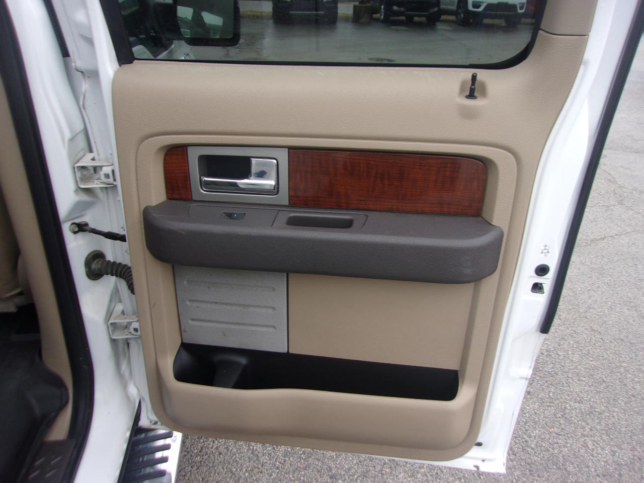 Ford F-150 4WD SuperCrew 145" Lariat 2010