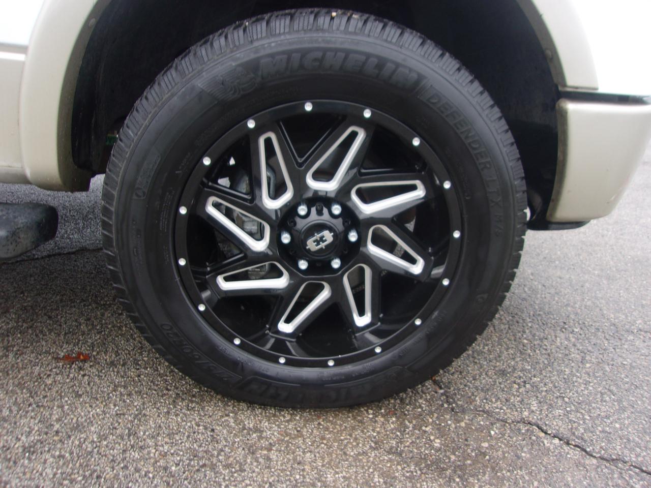 Ford F-150 4WD SuperCrew 145" Lariat 2010