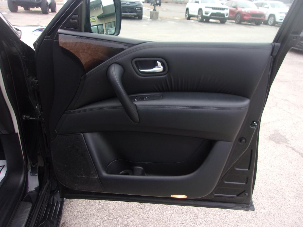 Infiniti QX80 4WD 4dr 2014