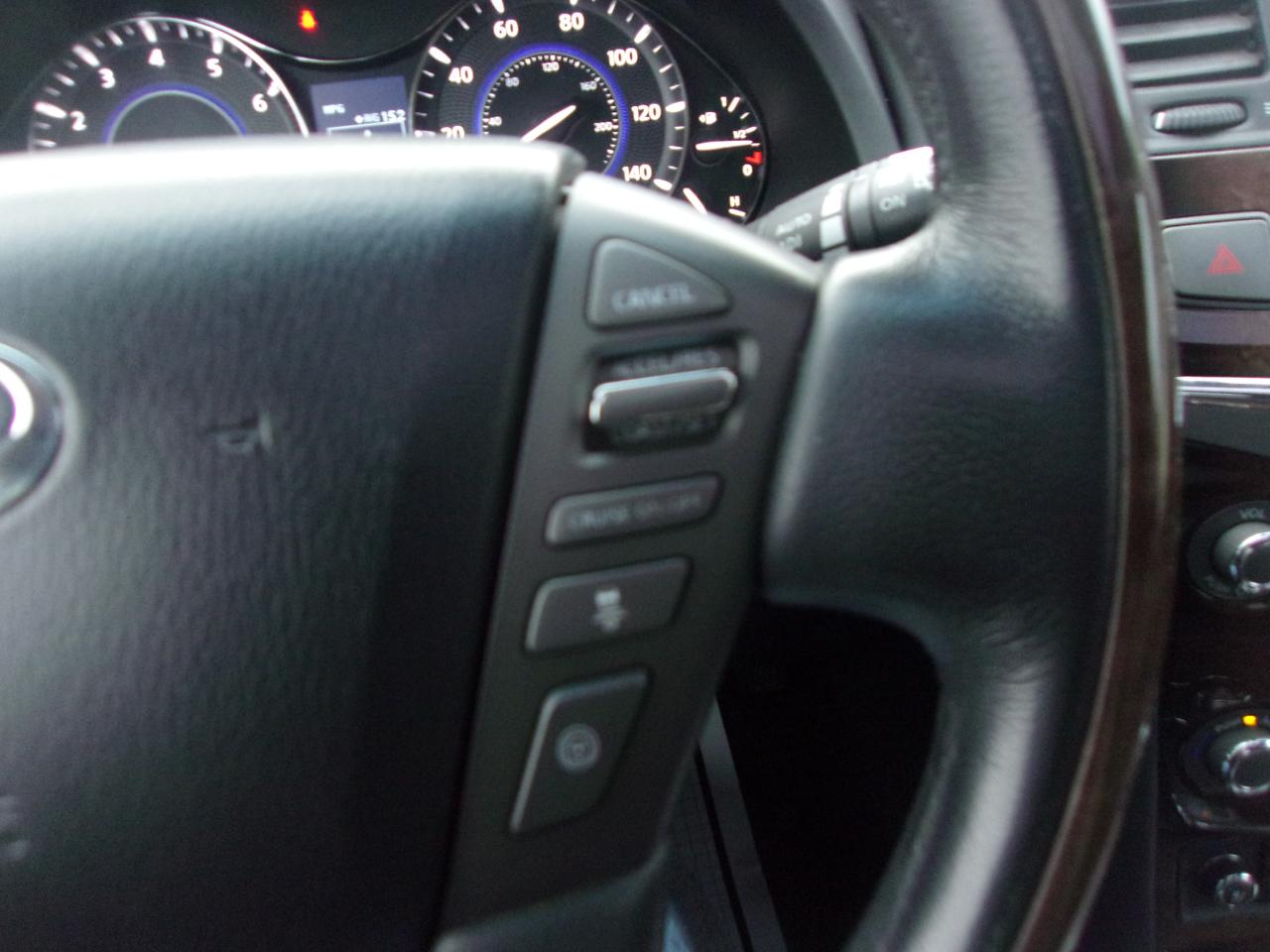 Infiniti QX80 4WD 4dr 2014